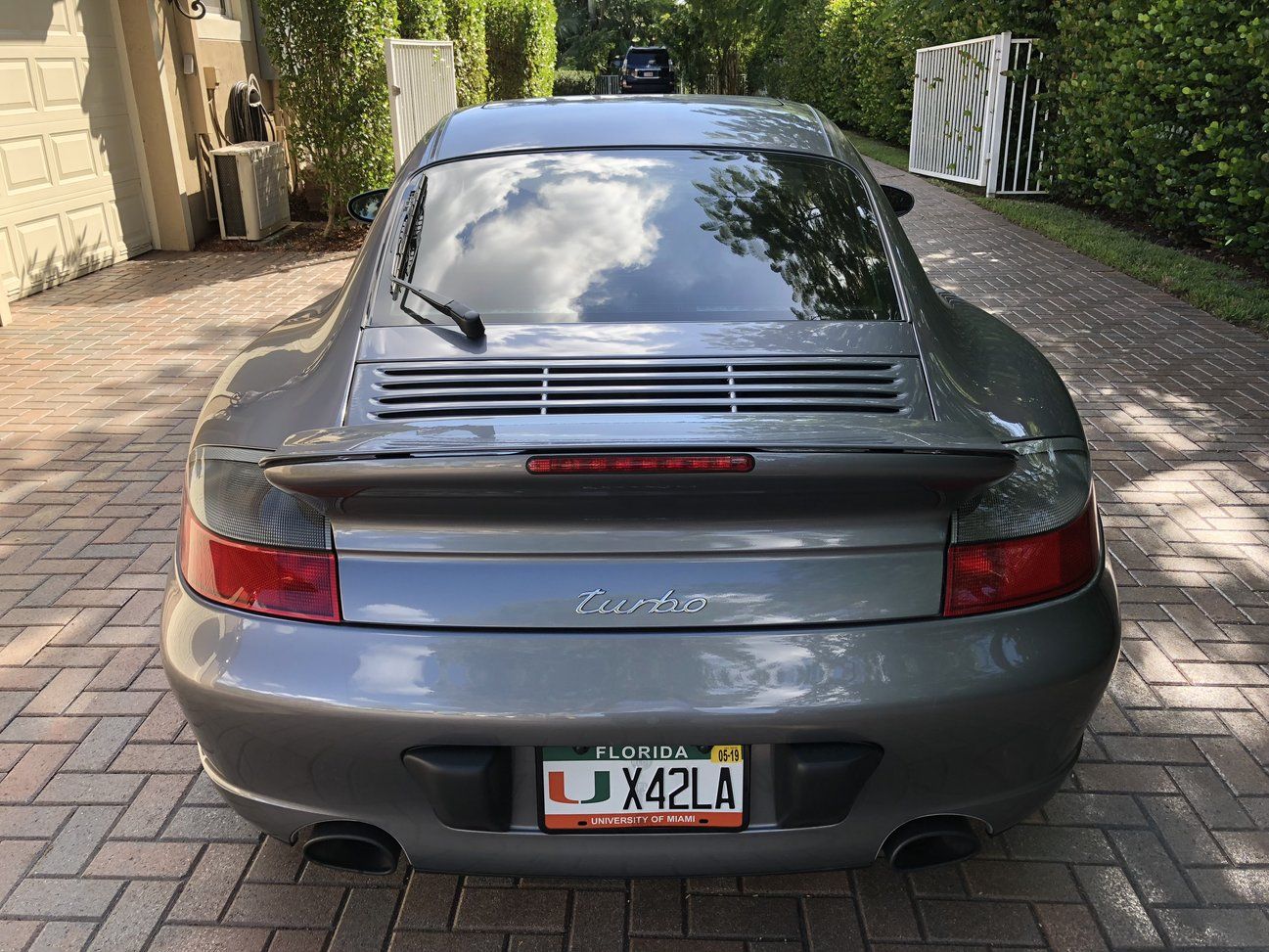 Grey Porsche 911 996 Turbo with 18" SM-10 Apex wheels in Anthracite