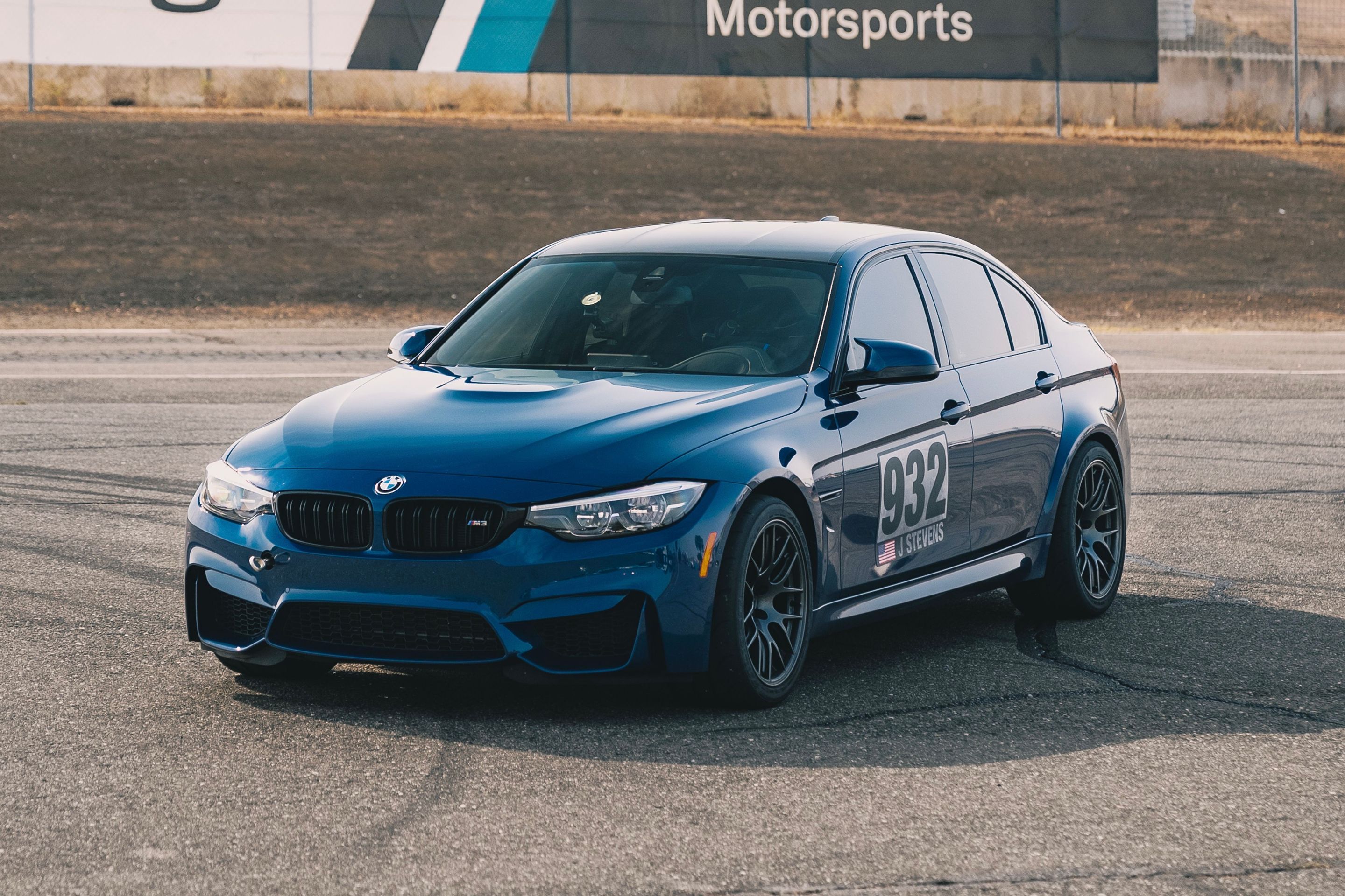 Blue BMW F80 M3 with 18" EC-7R Apex wheels in Anthracite