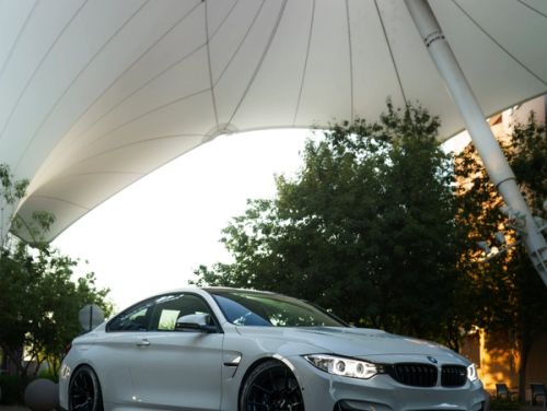 White BMW M4 - VS-5RS in Satin Black