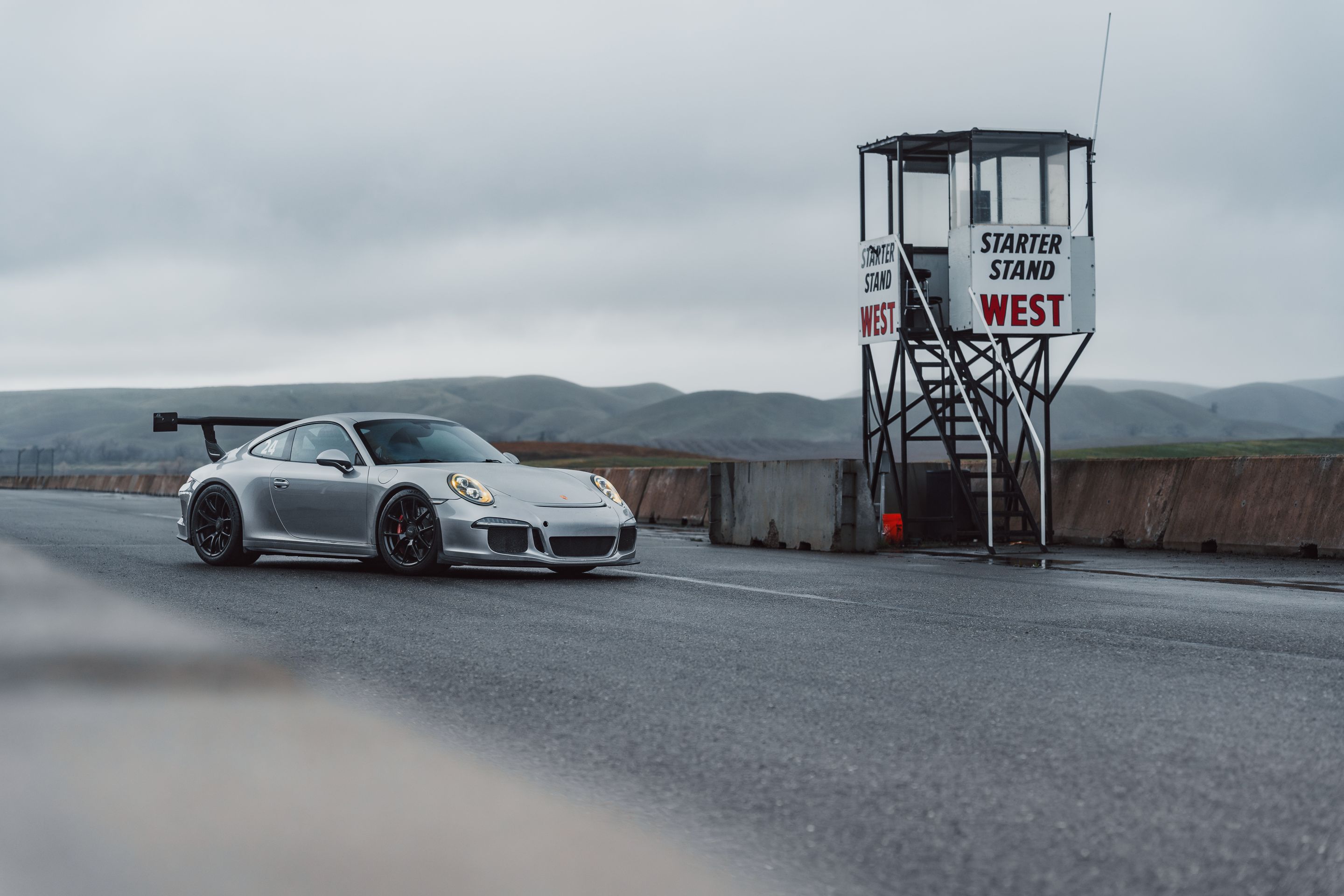 Silver Porsche 911 991.1 GT3 with 19" VS-5RE Apex wheels in Satin Black