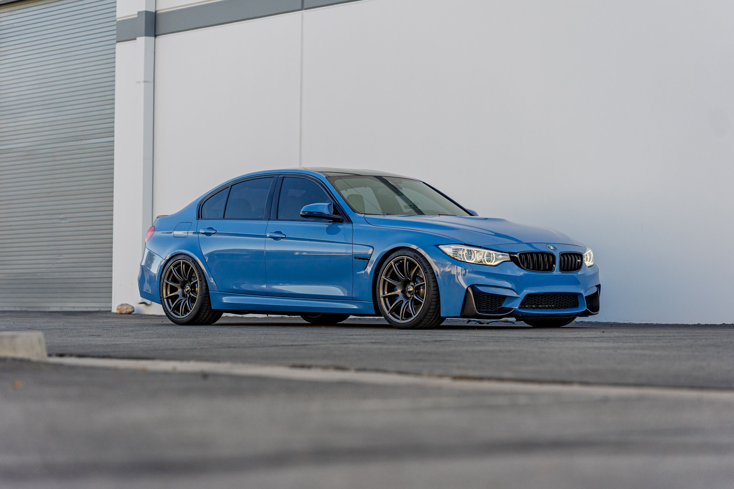 Blue BMW F80 M3 with 19" SM-10 Apex wheels in Anthracite