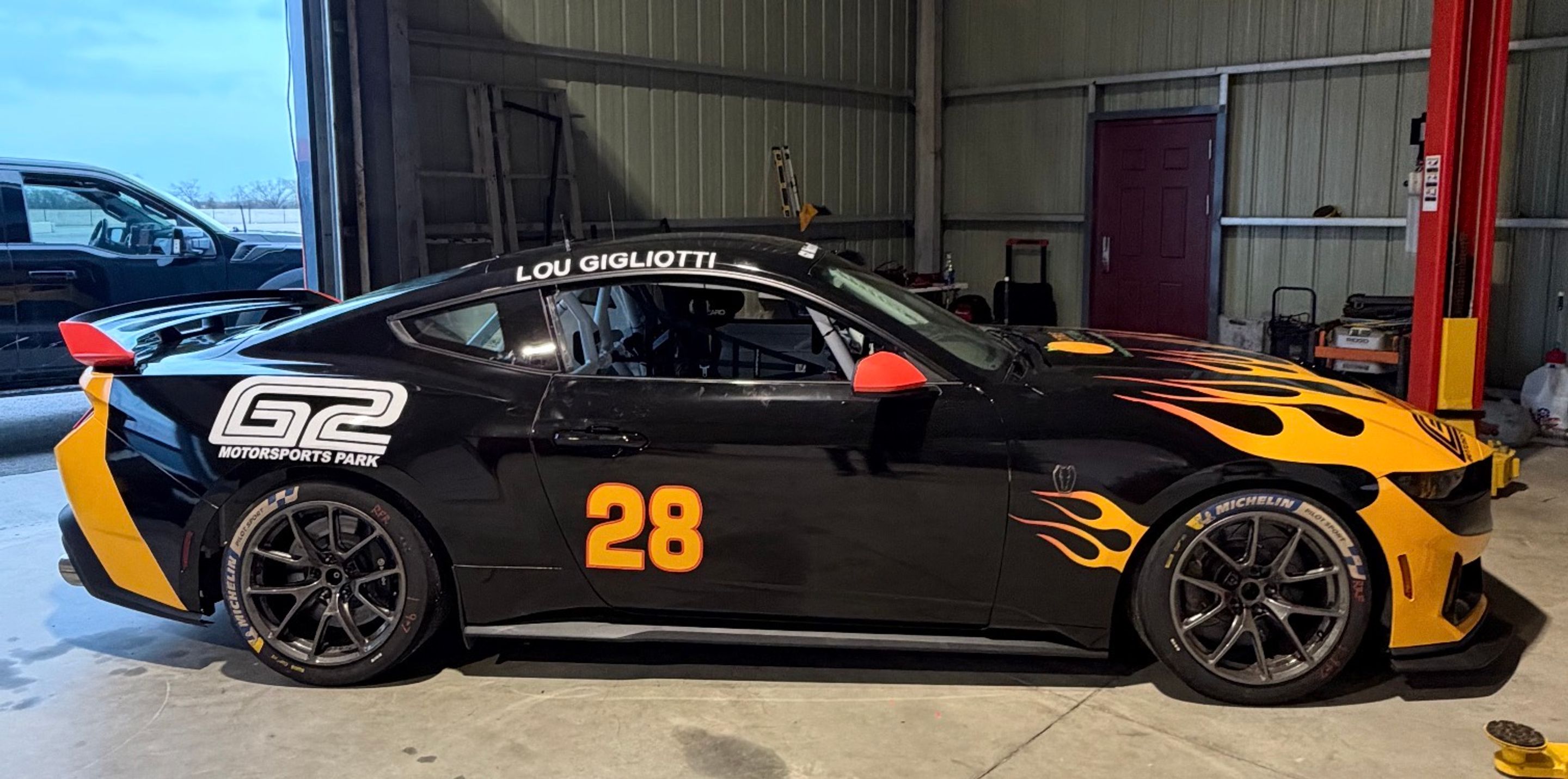 Black Ford Performance Mustang Dark Horse R with 18" VS-5RE Apex wheels in Anthracite