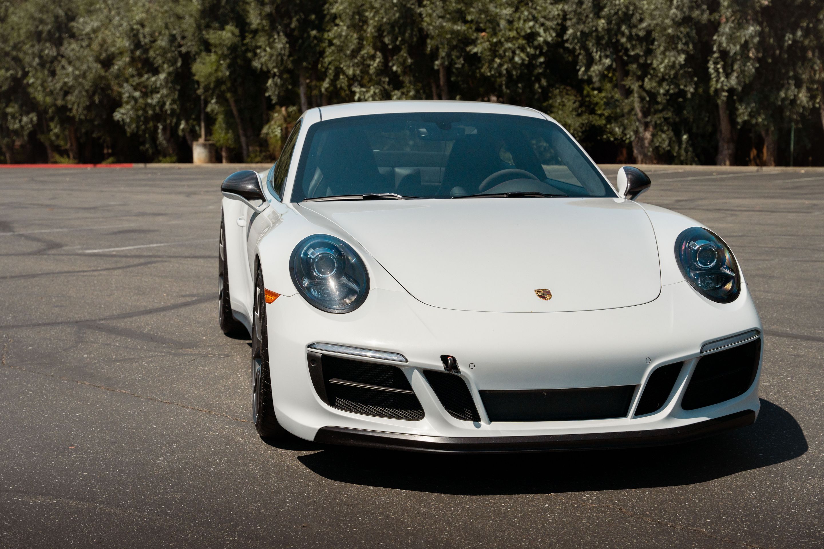 White Porsche 911 991.2 Carrera GTS with 20" VS-5RS Apex wheels in Anthracite