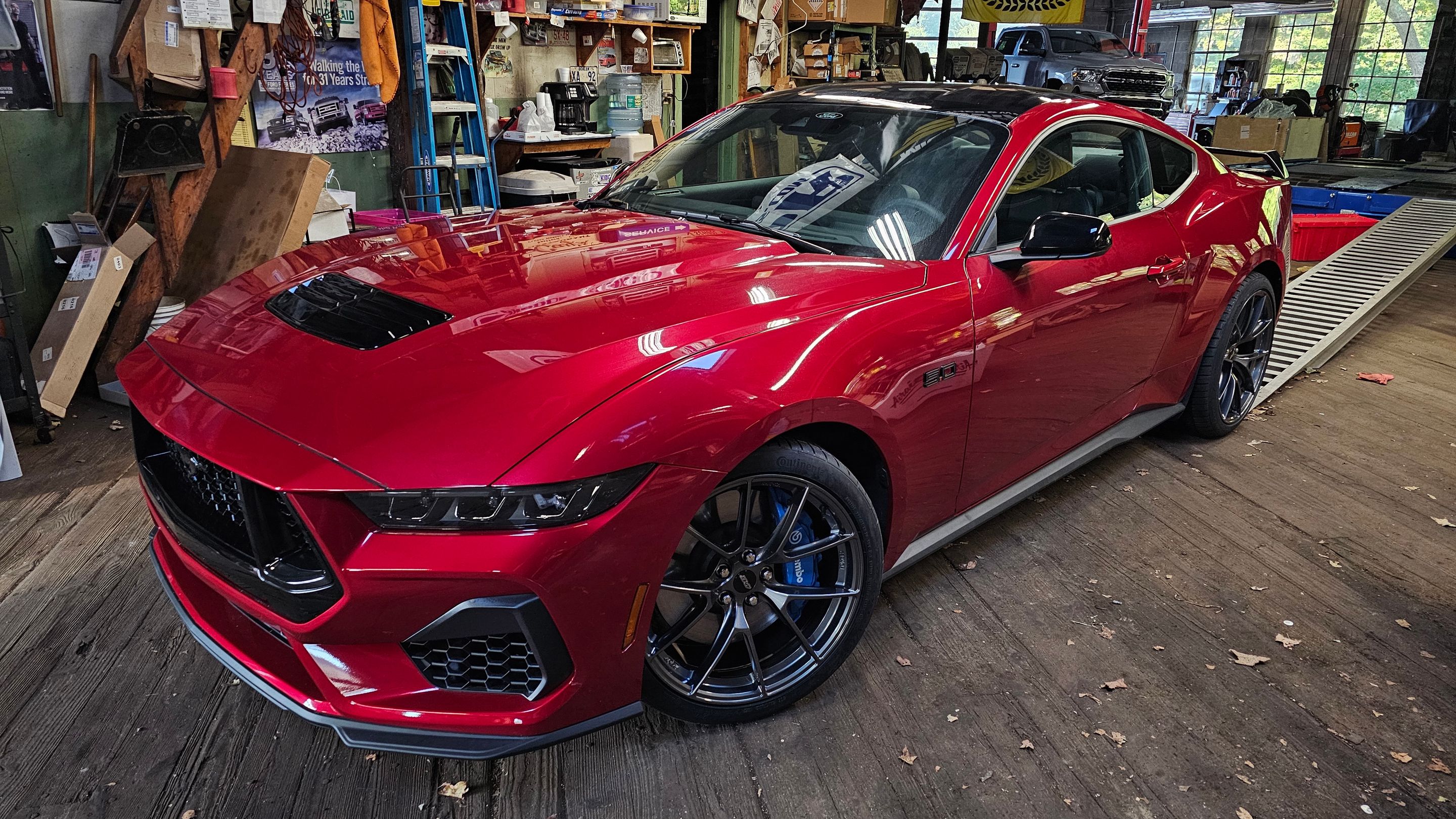 Red Ford S650 Mustang GT with 20" VS-5RS Apex wheels in Anthracite