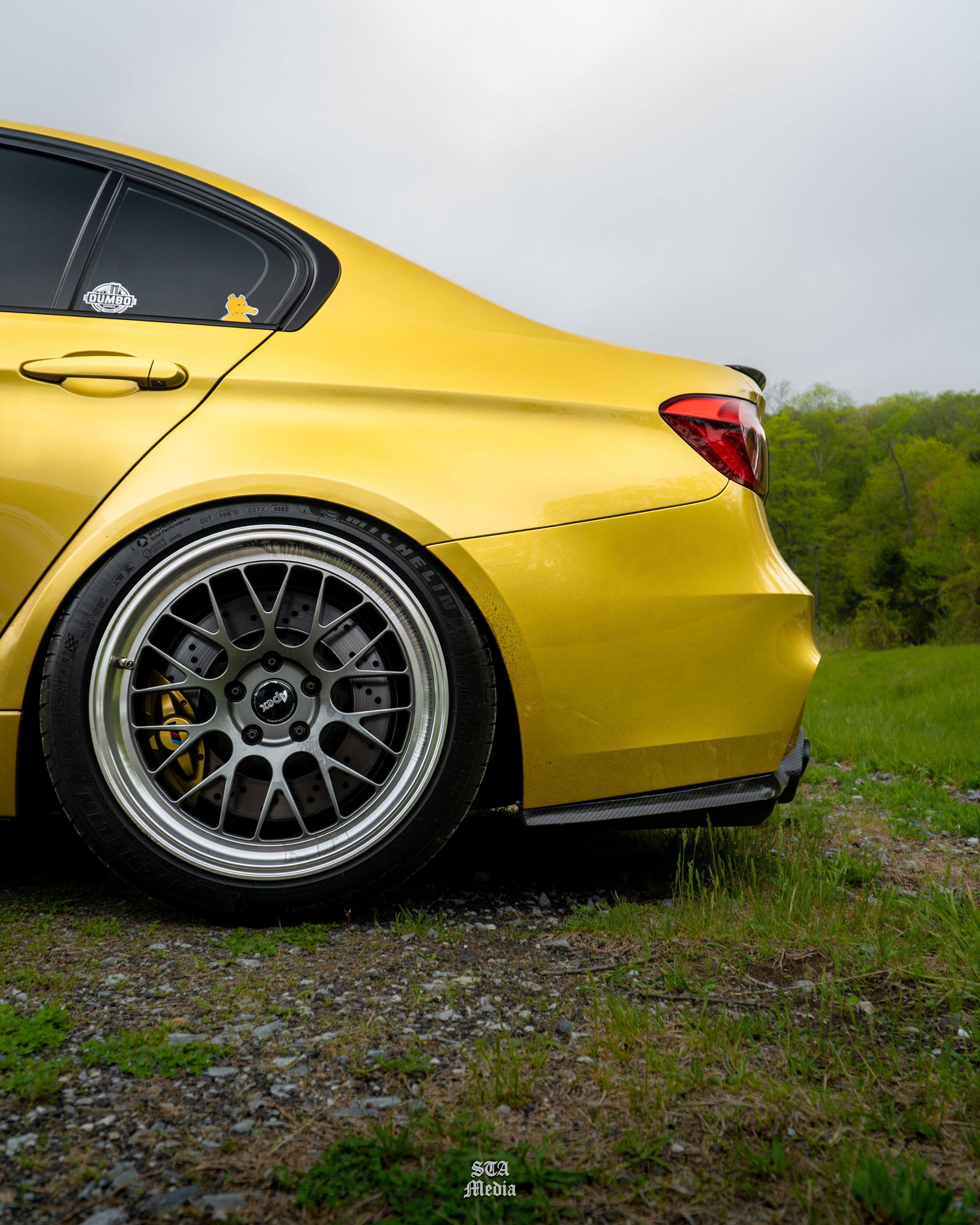 Yellow BMW F80 M3 with 19" ML-10RT Apex wheels in Machined Lip Anthracite