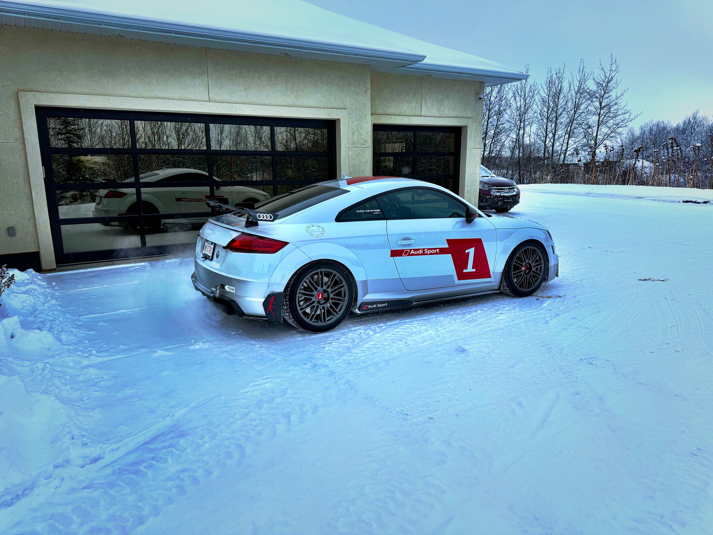 Race Livery Audi FV/8S TT RS with 18" TC-10RT Apex wheels in Anthracite