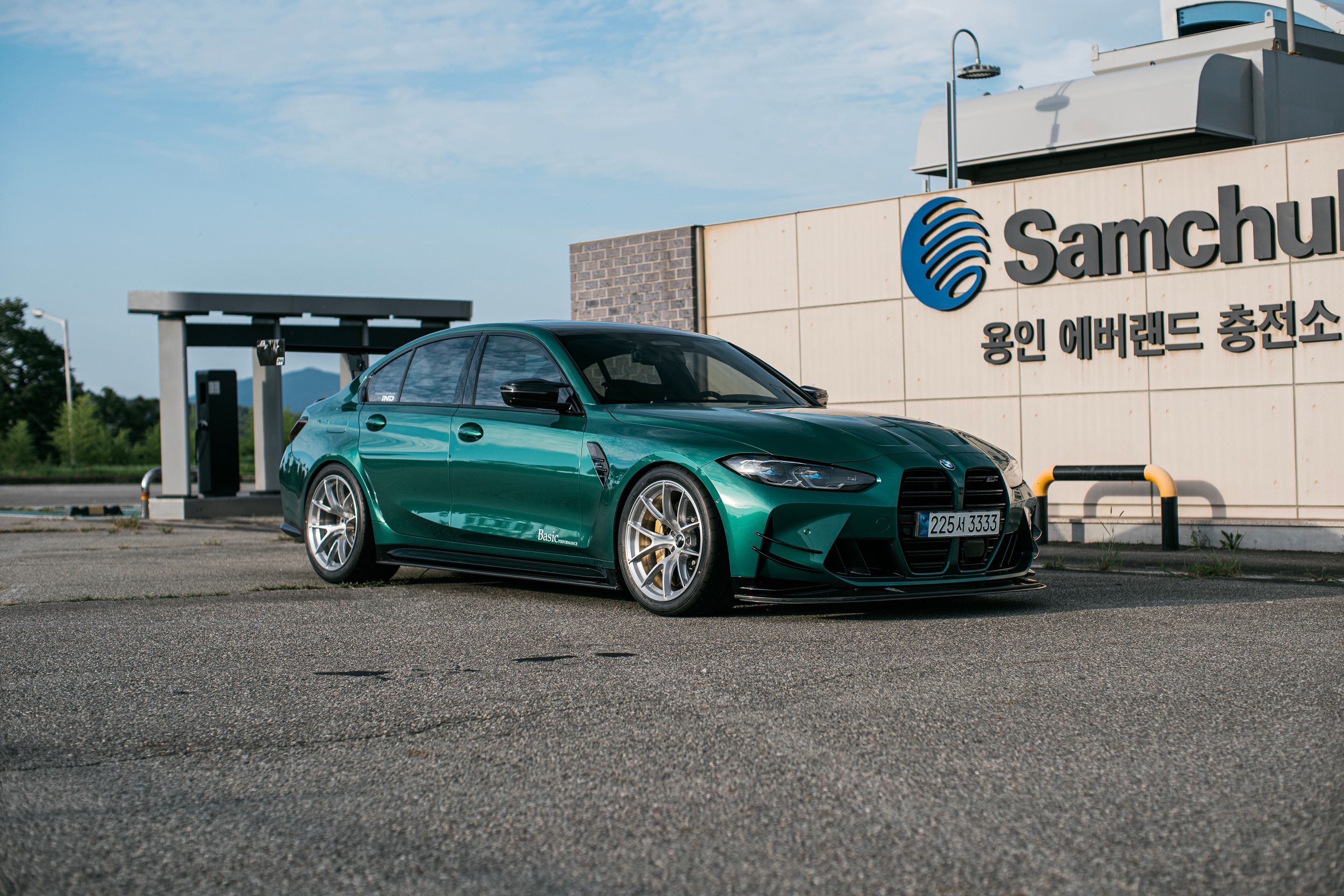 Green BMW G80 M3 with 19" VS-5RS Apex wheels in Brushed Clear