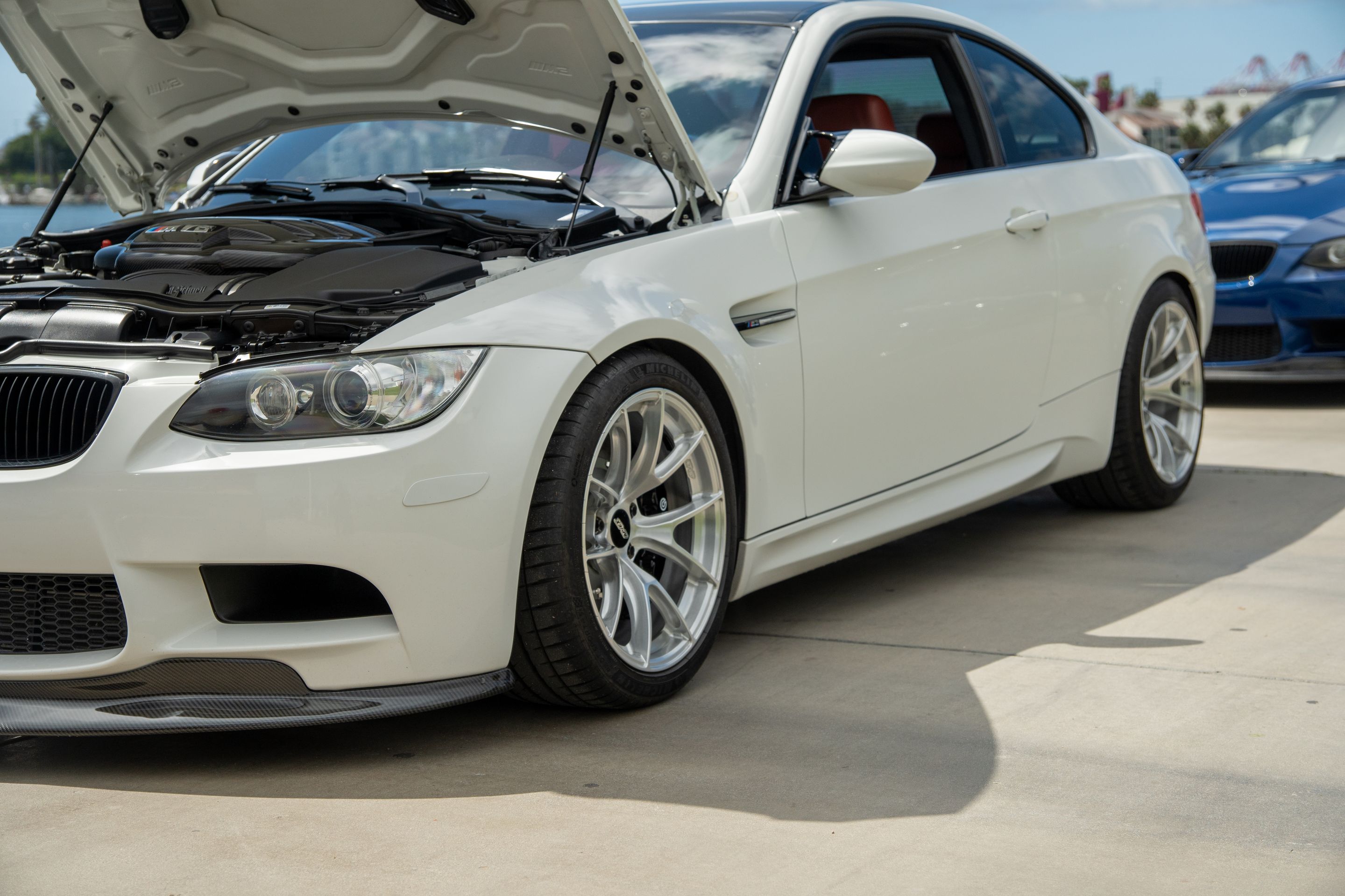 White BMW E92 Coupe M3 with 18" VS-5RS Apex wheels in Brushed Clear