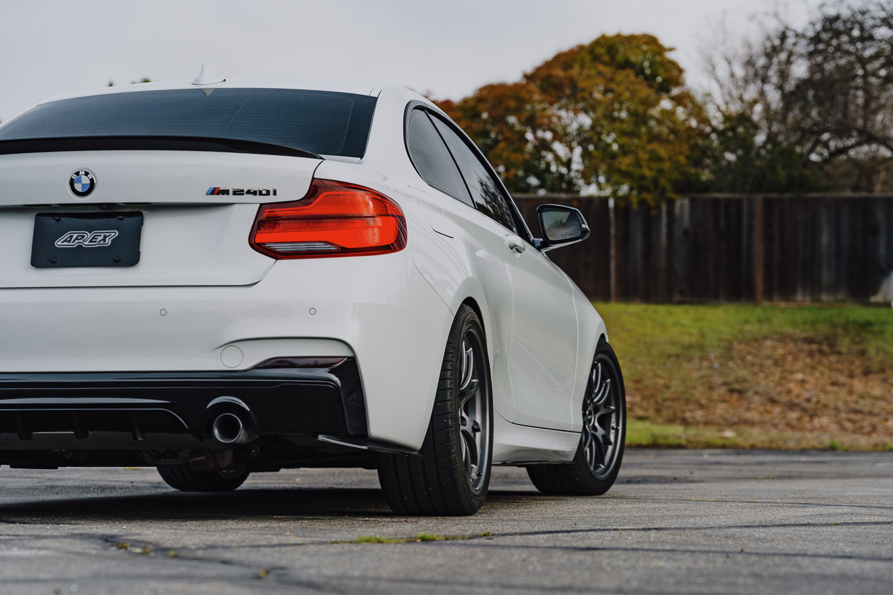 White BMW F22 Coupe 2 Series with 18" FL-5 Apex wheels in Anthracite