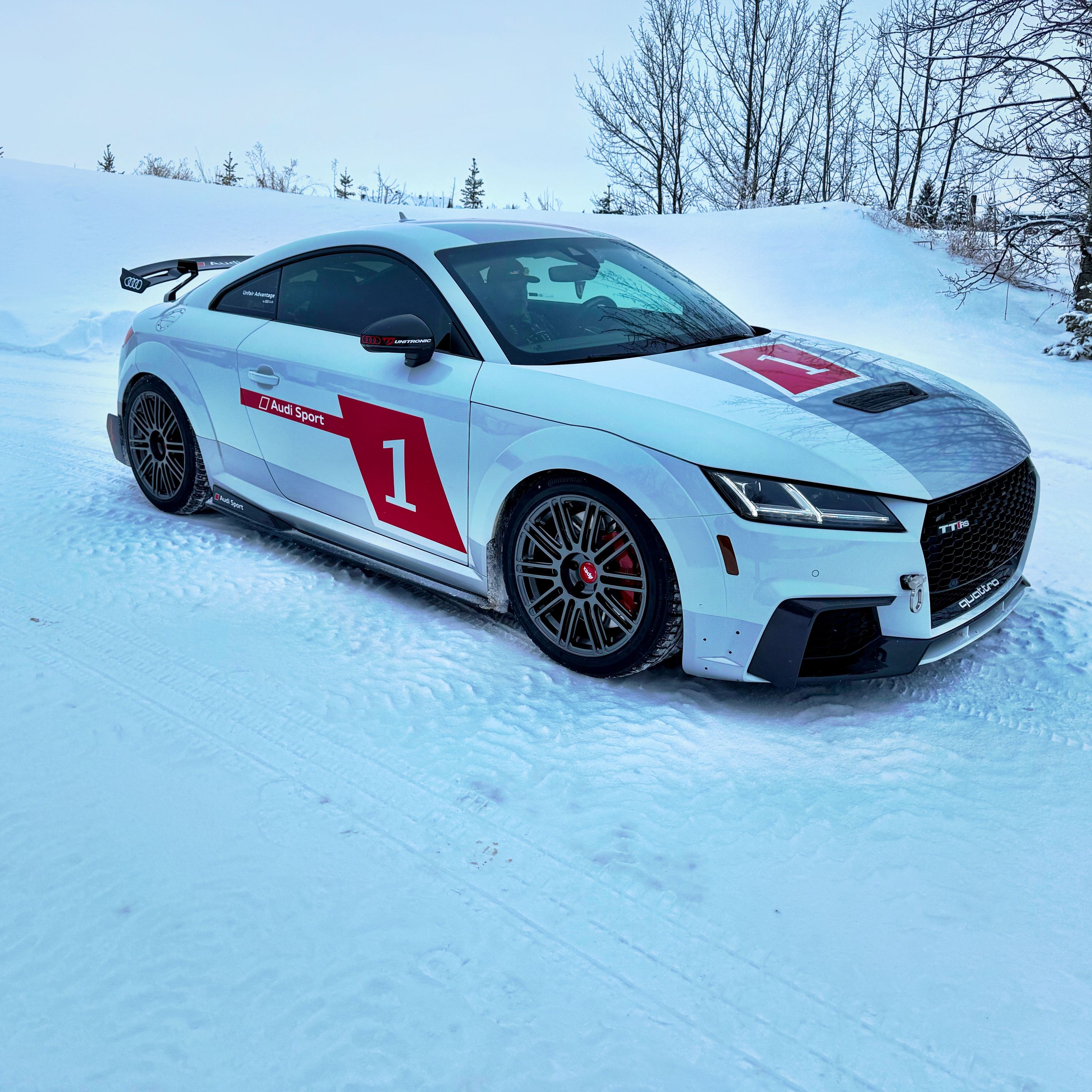 Race Livery Audi FV/8S TT RS with 18" TC-10RT Apex wheels in Anthracite