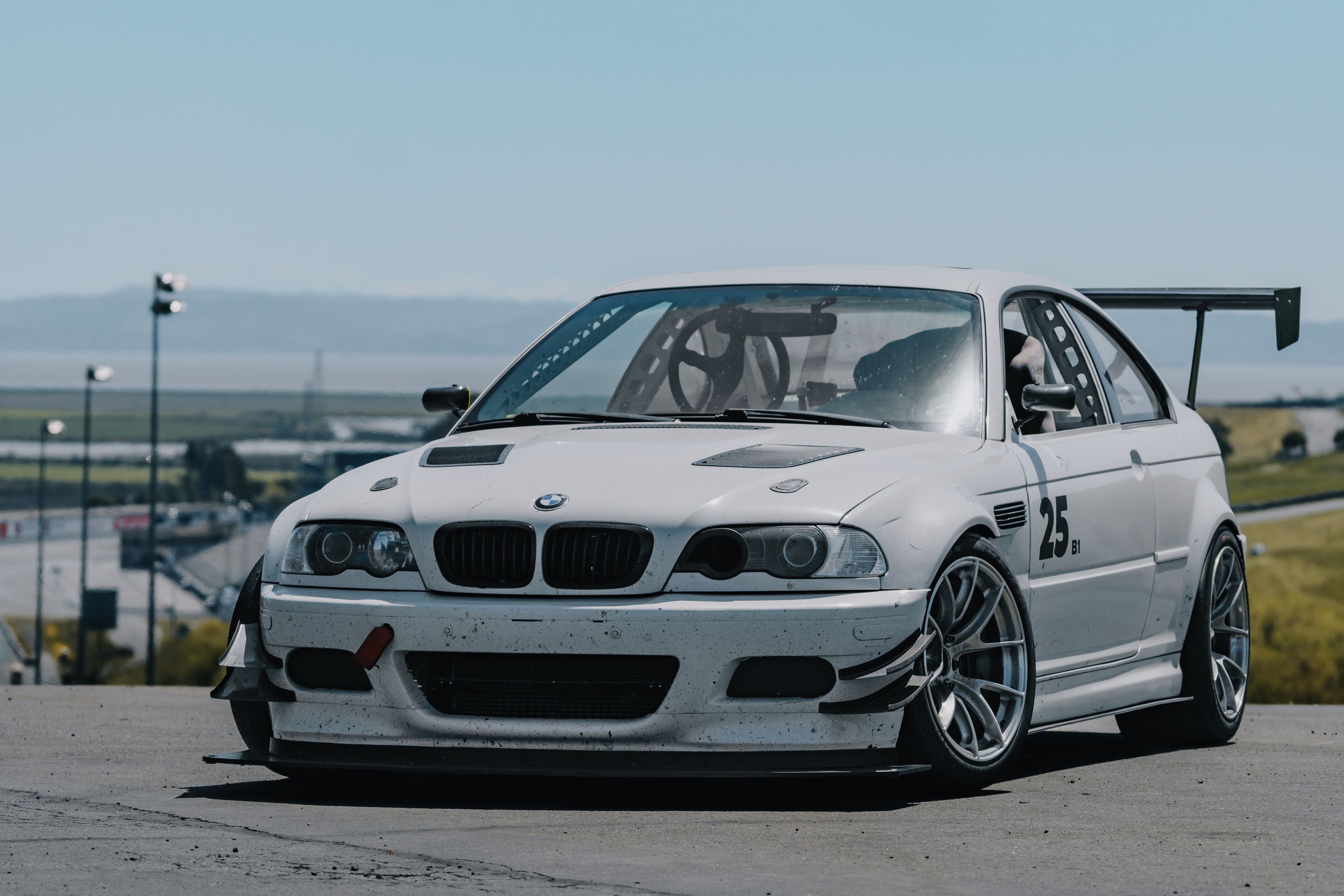 White BMW E46 M3 with 18" VS-5RS Apex wheels in Brushed Clear