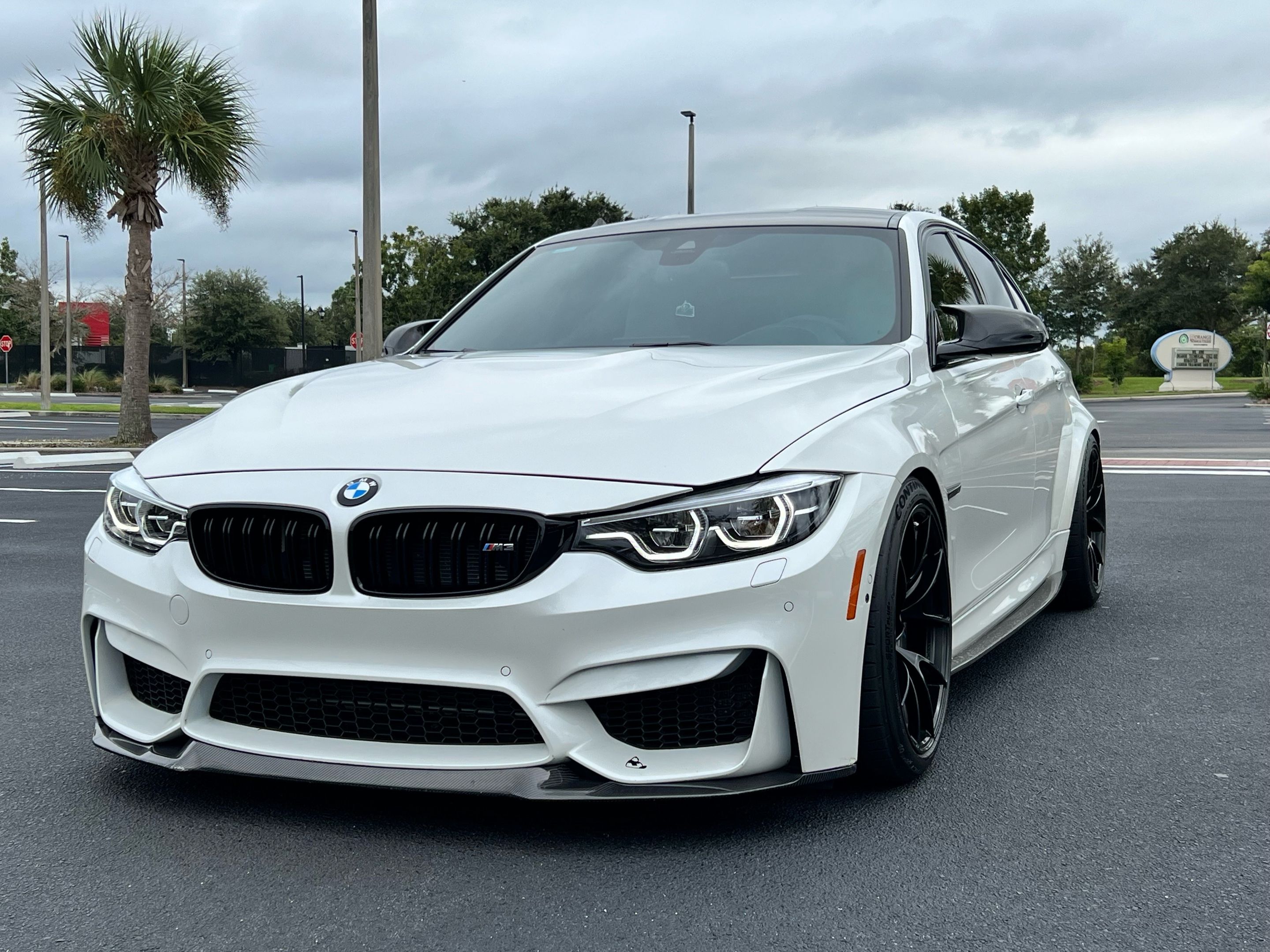White BMW F80 M3 with 19" VS-5RS Apex wheels in Satin Black
