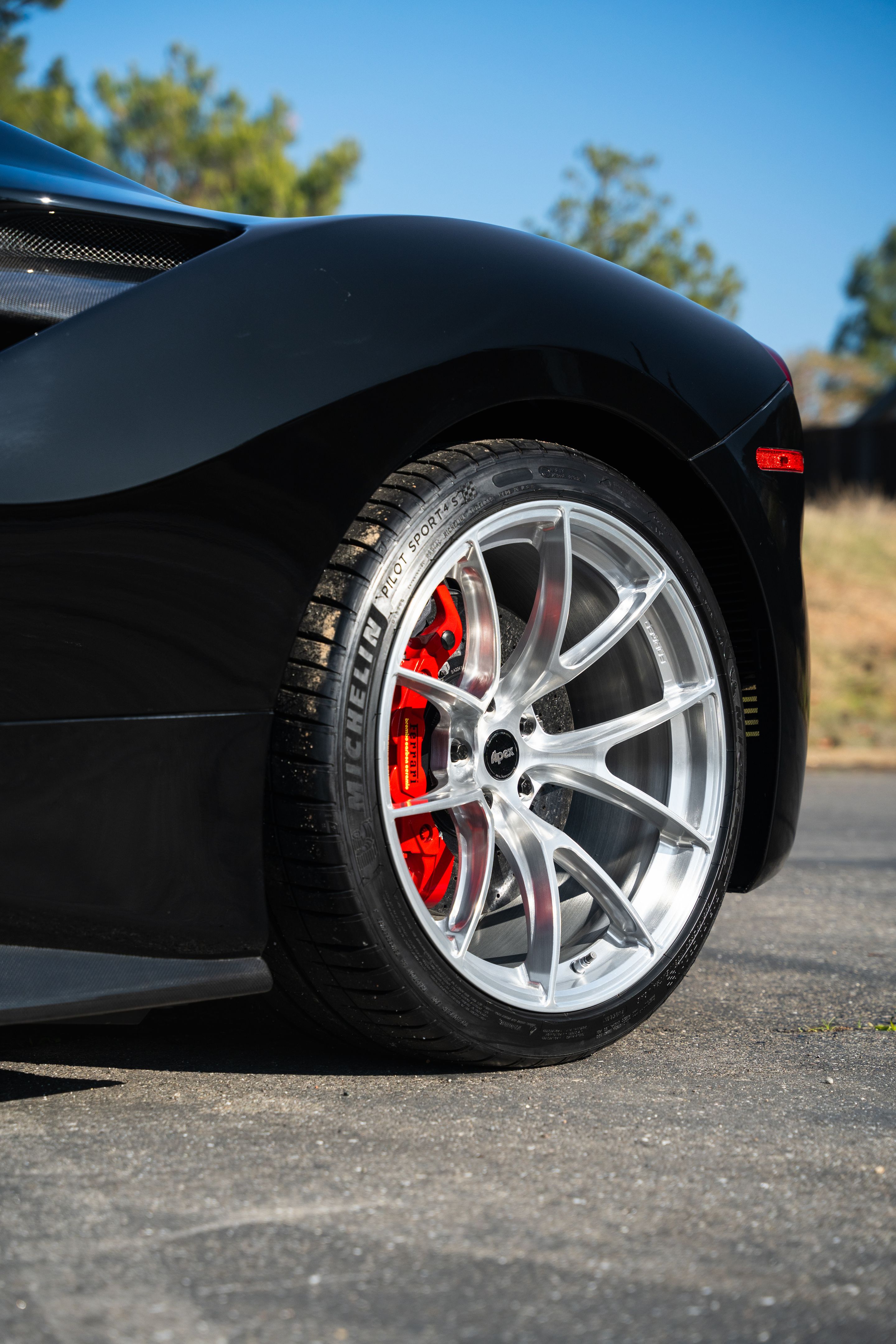 Black Ferrari 488 with 20" VS-5RS Apex wheels in Brushed Clear