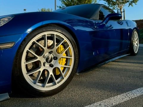 Blue Chevrolet C6 Corvette Base/Z51 with 18"/19" EC-7 Apex wheels in Race Silver
