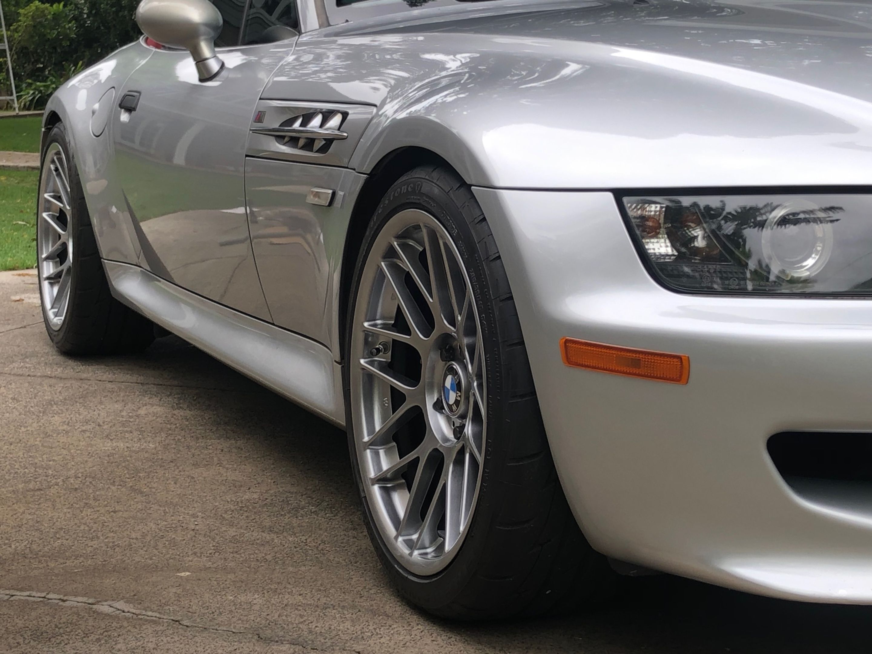 Silver BMW E36/7 Roadster Z3 M with 18" ARC-8 Apex wheels in Hyper Black