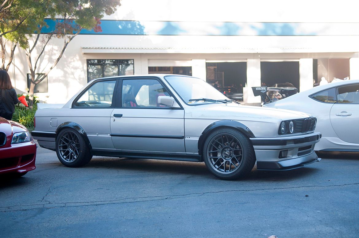 Black Chevrolet 6th Gen Camaro SS with 19" ARC-8 Apex wheels in Satin Black