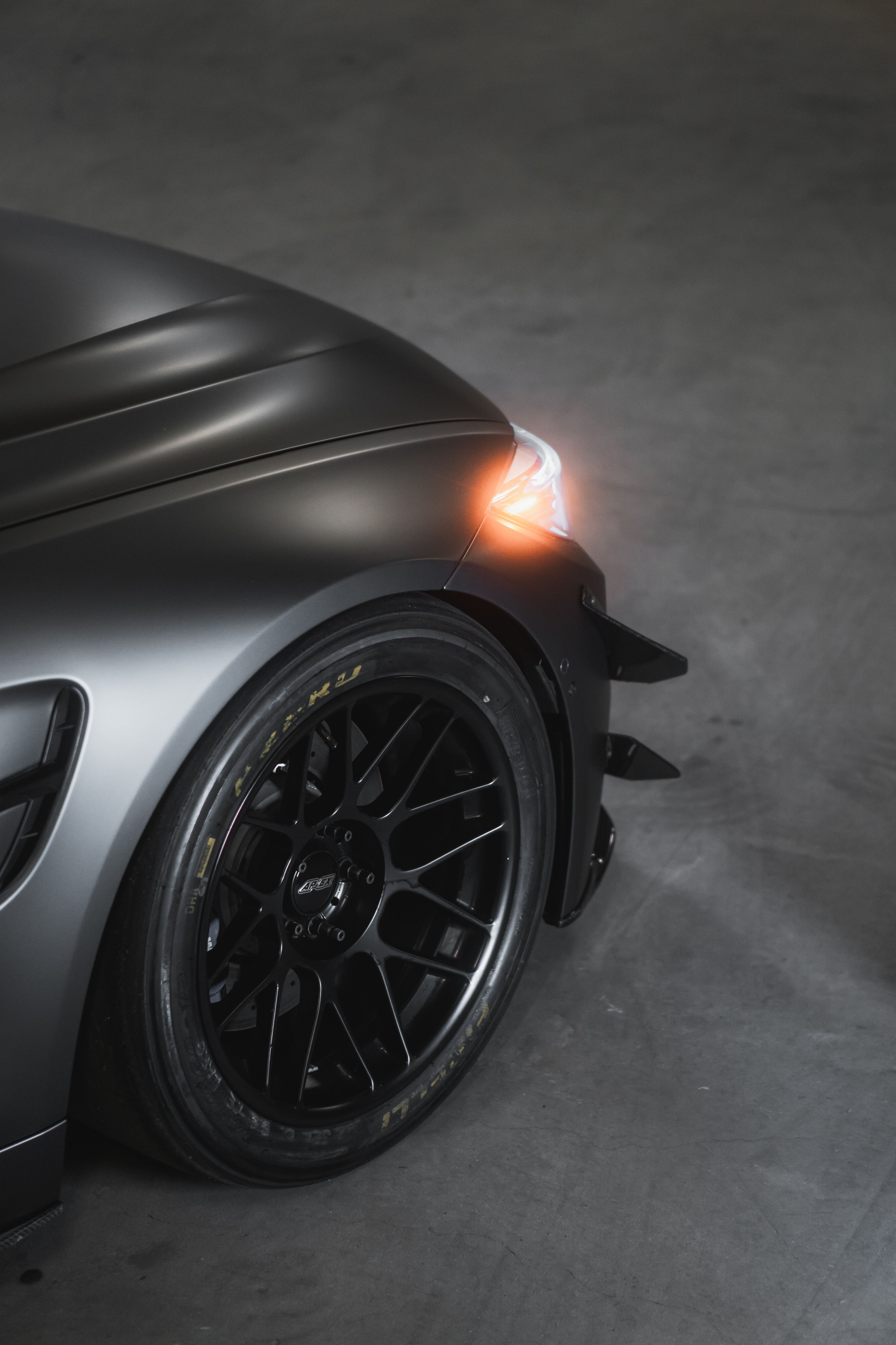 BMW F82 Coupe M4 with 18
