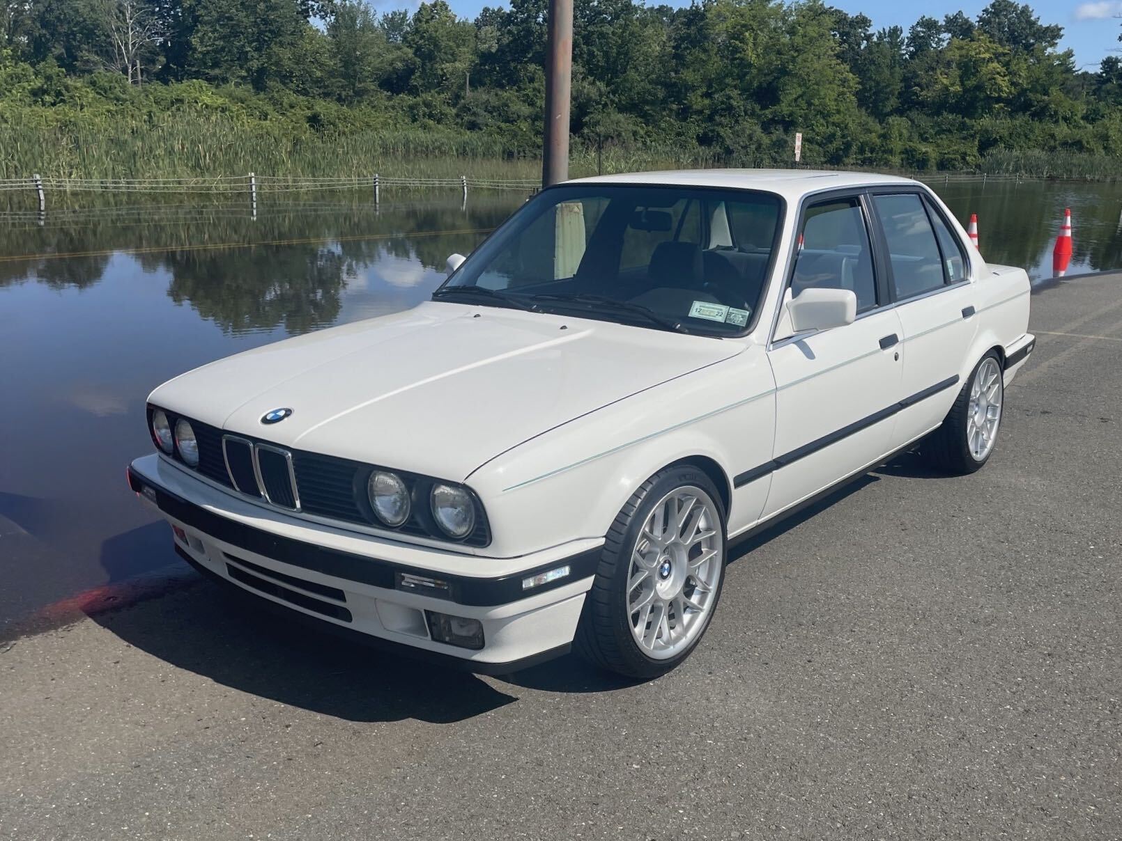 White BMW 3 Series - ARC-8 in Race Silver