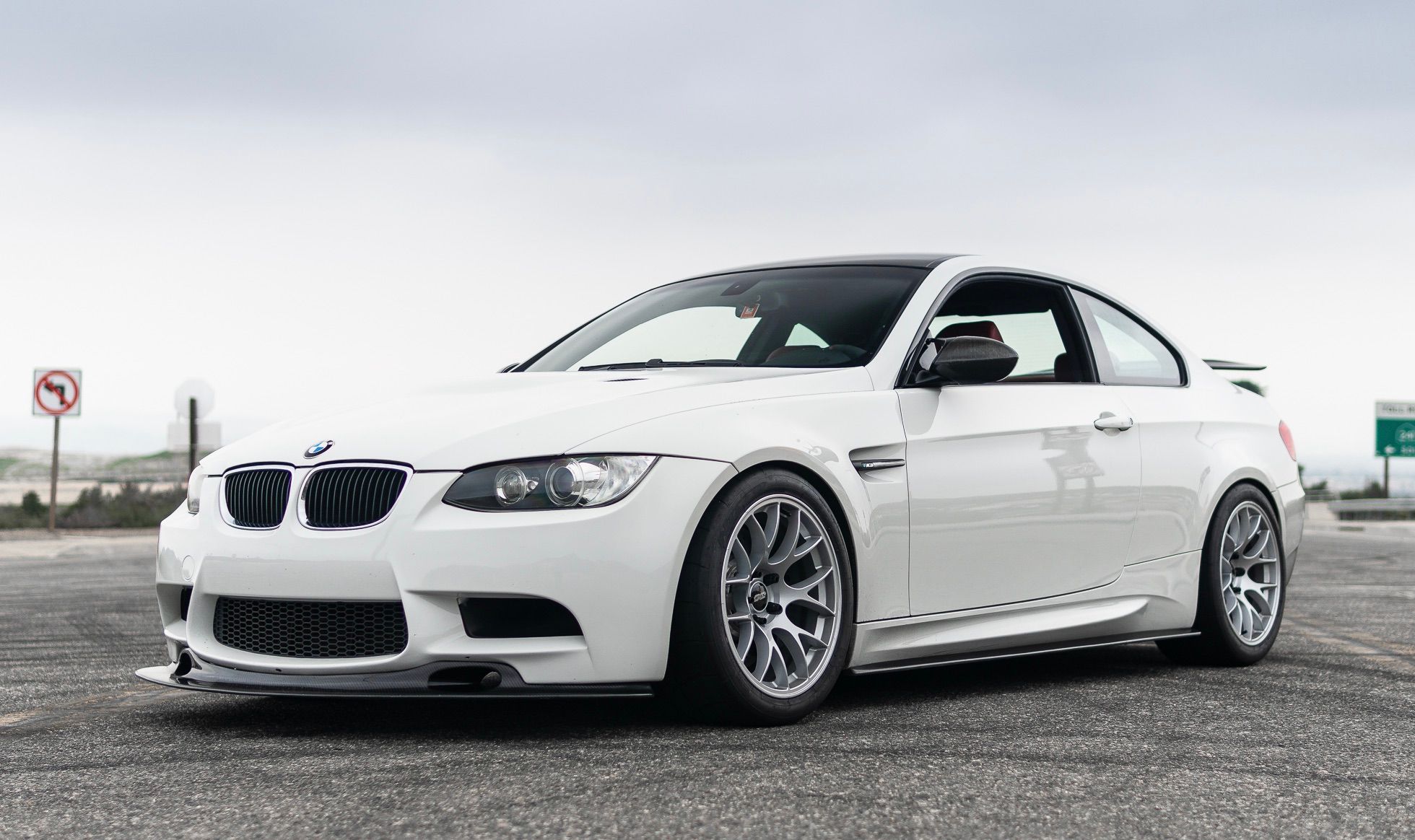 White BMW E92 Coupe M3 with 18" EC-7 Apex wheels in Race Silver