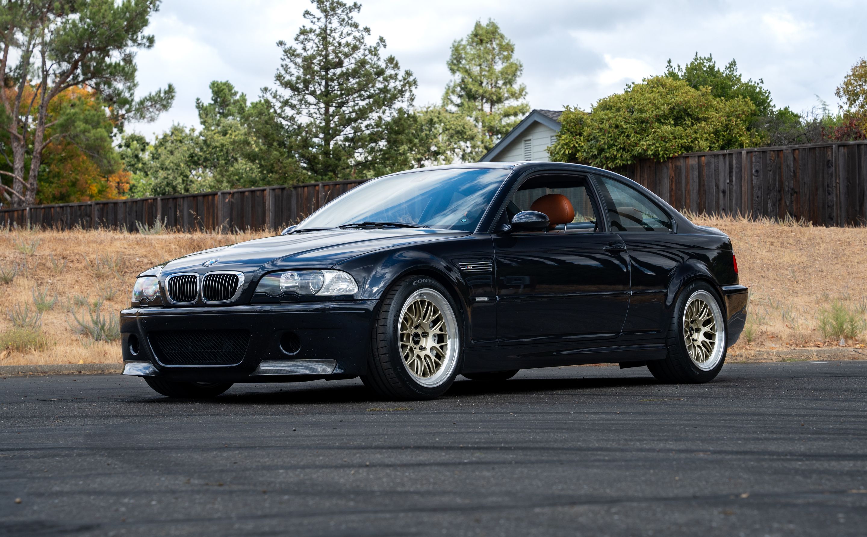 Black BMW E46 M3 with 18" ML-10RT Apex wheels in Machined Lip Gloss Motorsport Gold