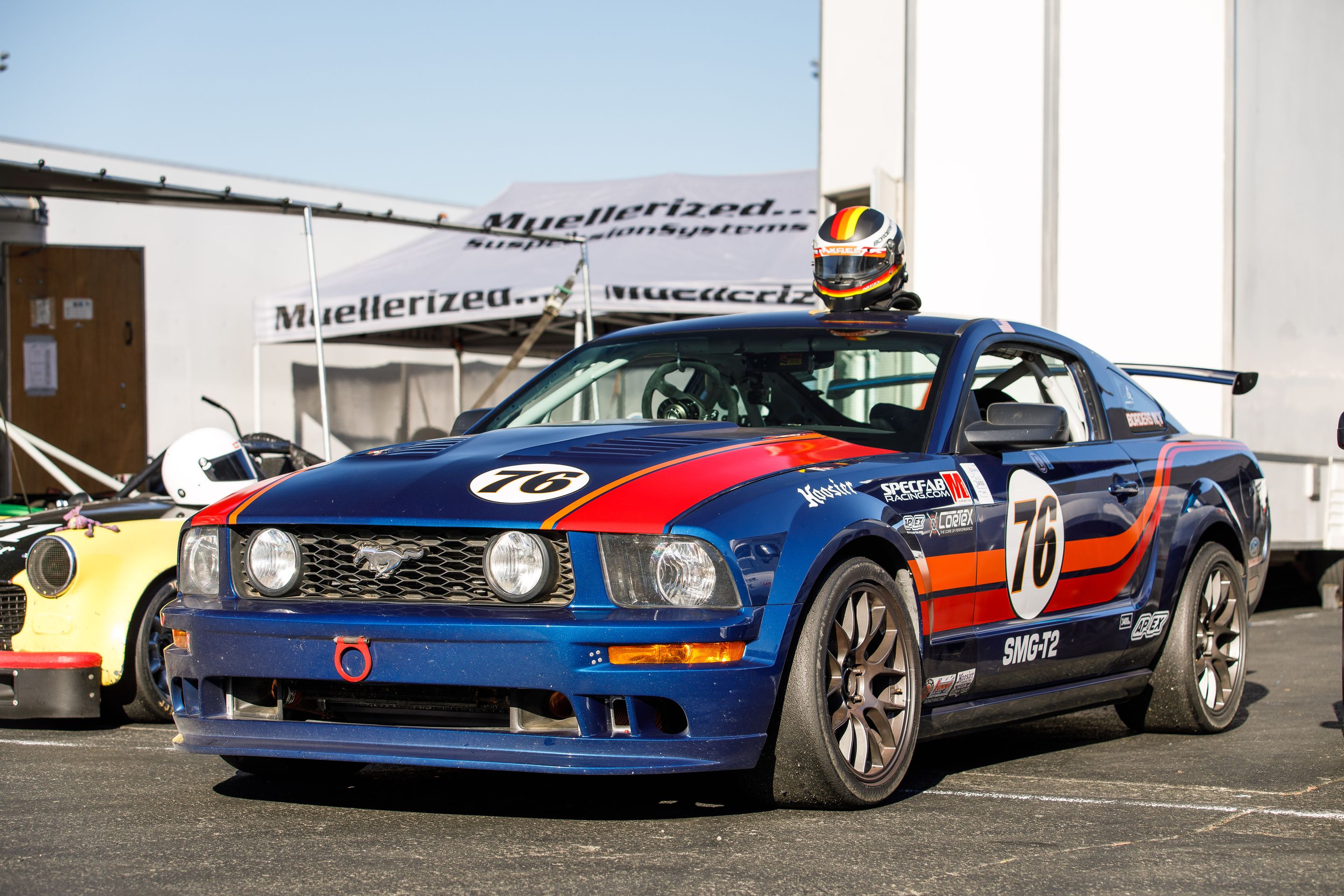 Blue Ford S197 Mustang GT with 18" EC-7 Apex wheels in Anthracite