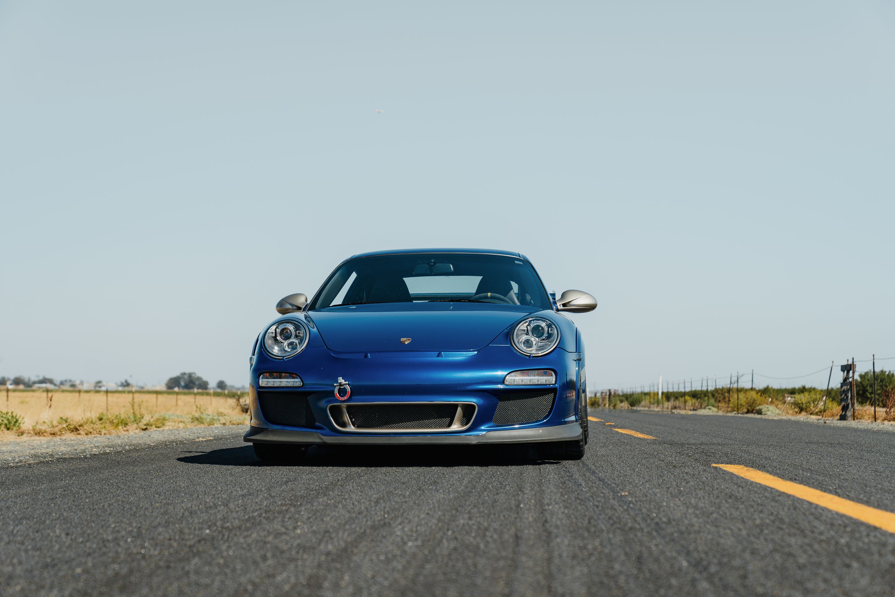 Blue Porsche 911 997 GT3 RS with 19" VS-5RS Apex wheels in Motorsport Gold