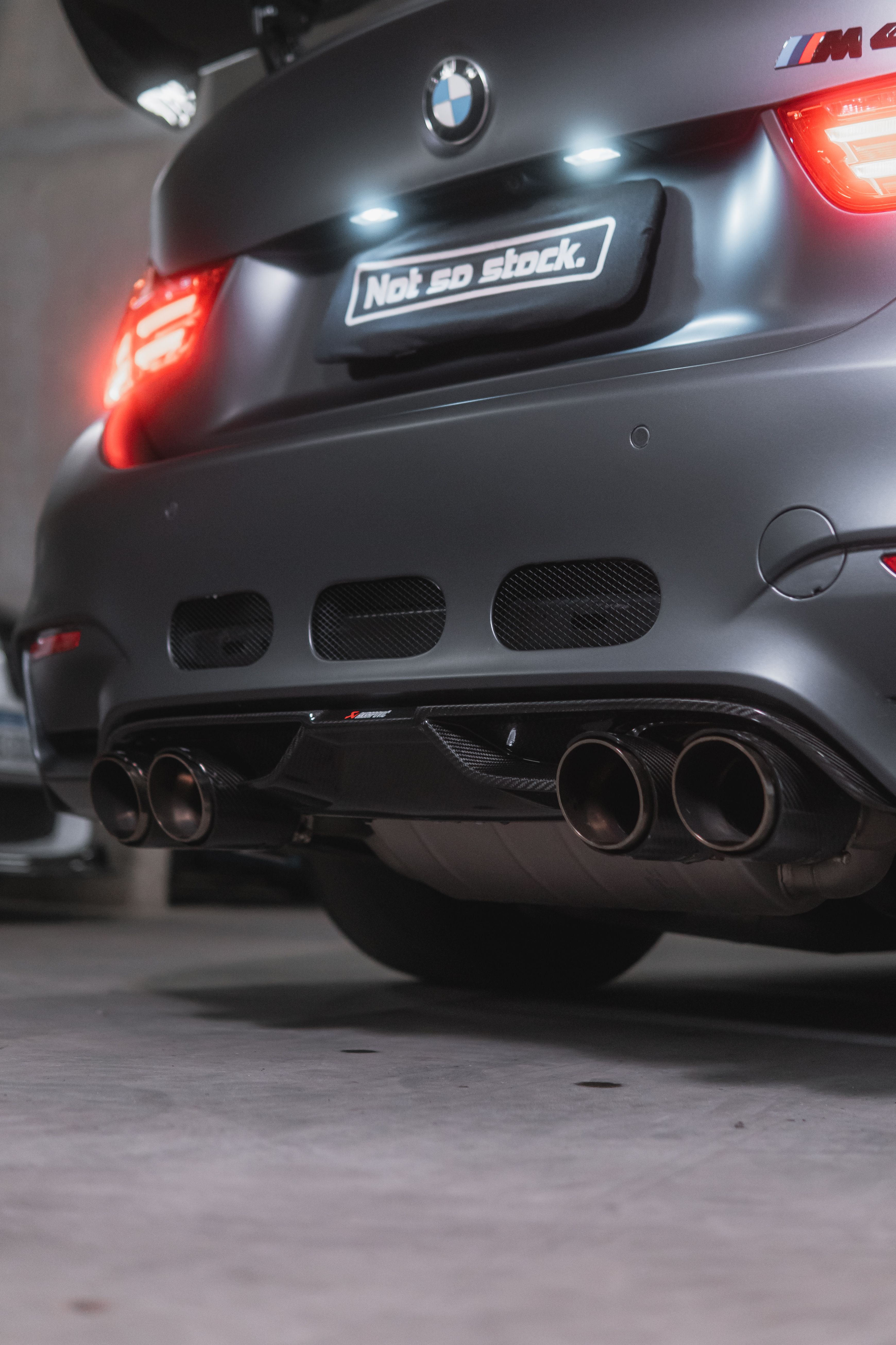 BMW F82 Coupe M4 with 18