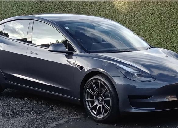 Tesla Model 3 with 19" SM-10 in Anthracite