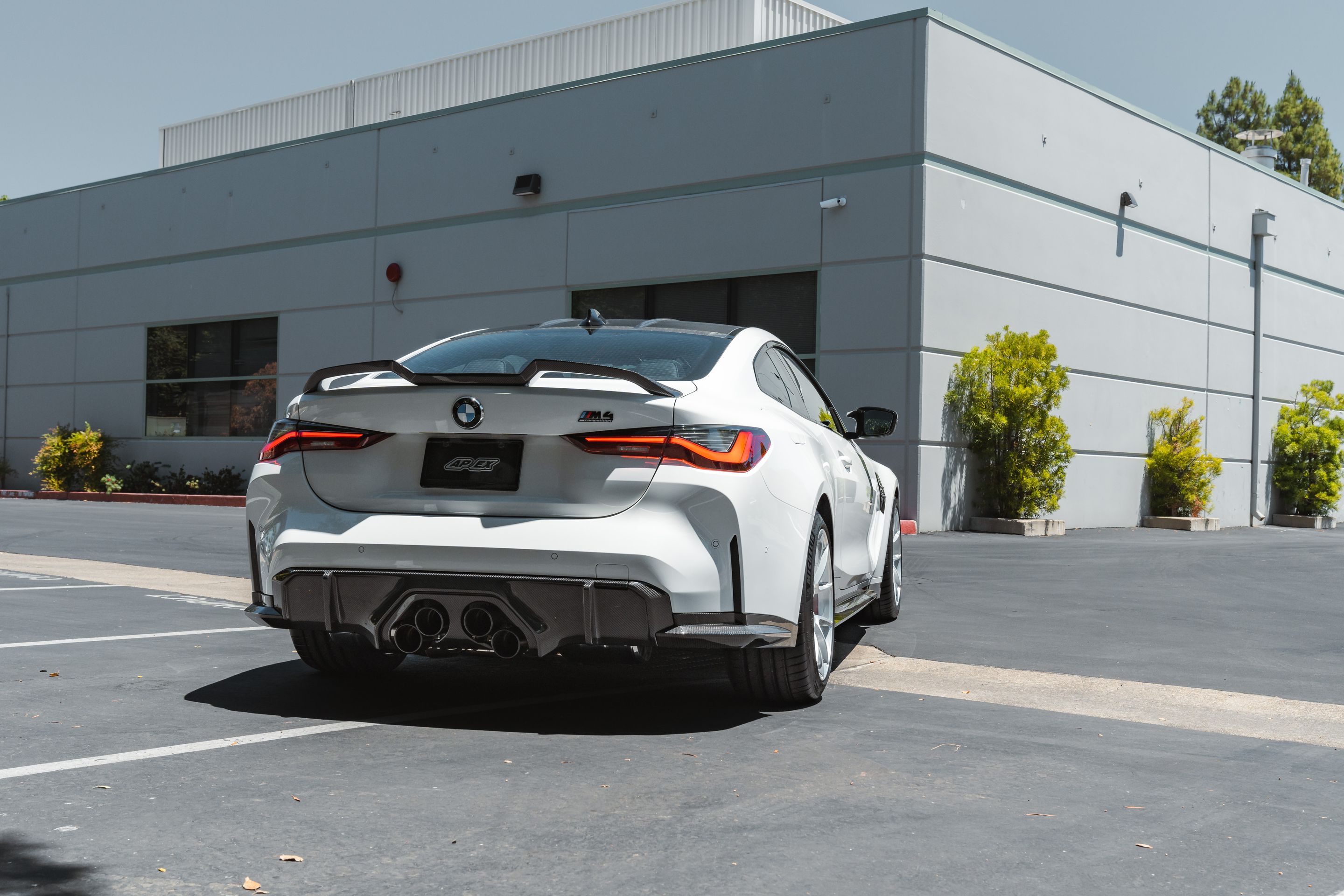 White BMW G82 Coupe M4 with 19" VS-5RS Apex wheels in Brushed Clear