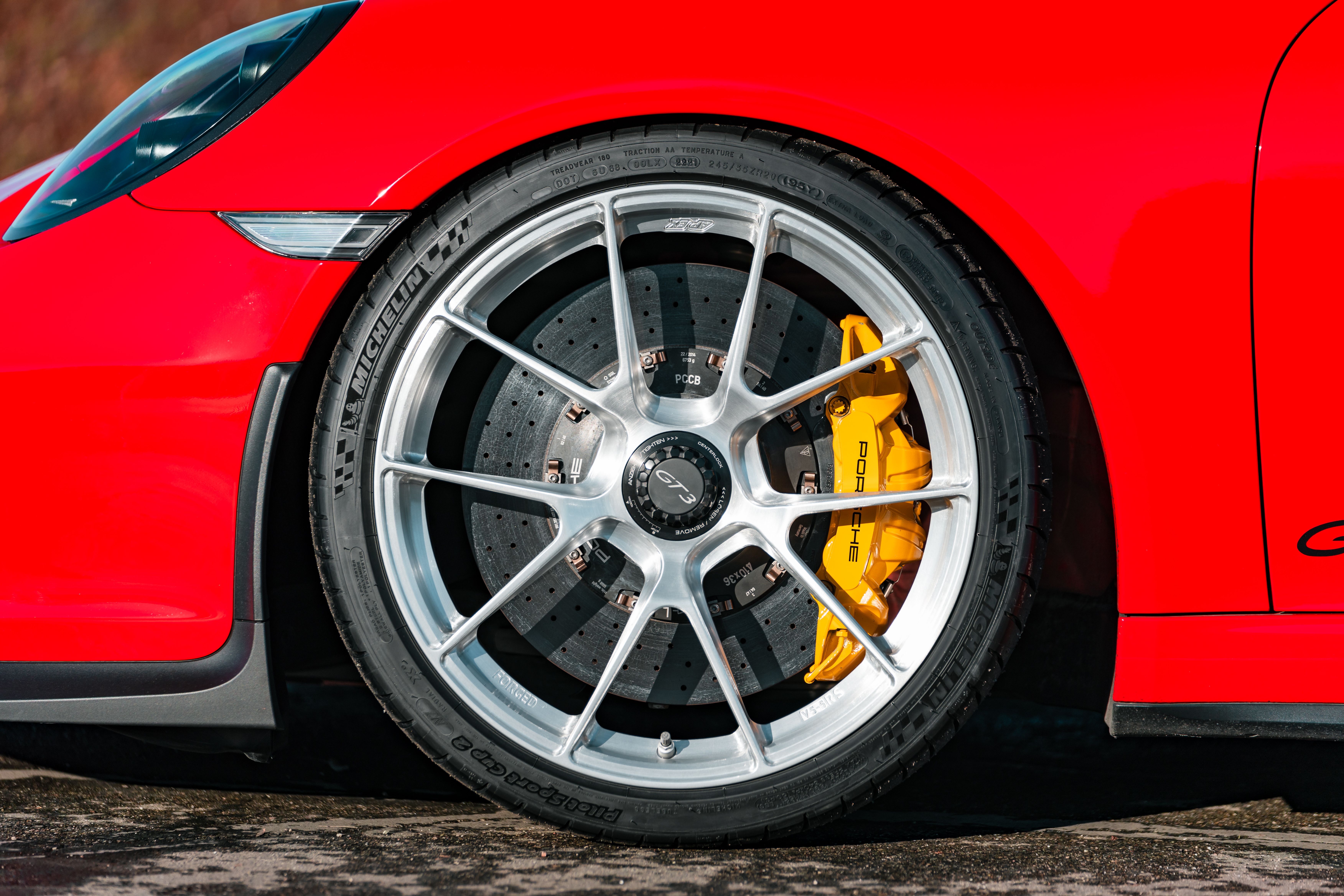 Porsche 911 991.1 GT3 with 20