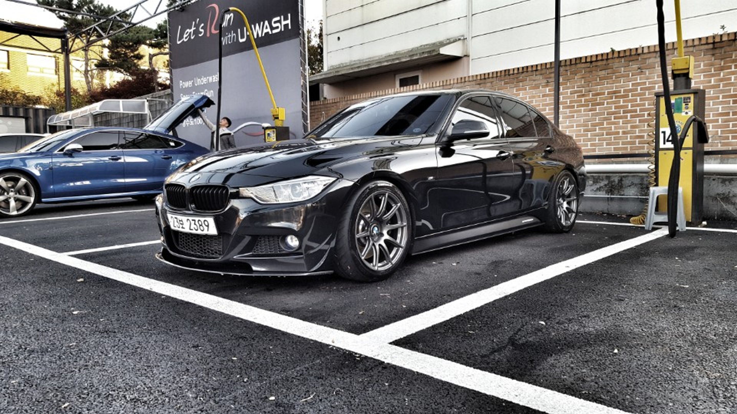 Black BMW F30 Sedan 3 Series with 18" SM-10 Apex wheels in Anthracite