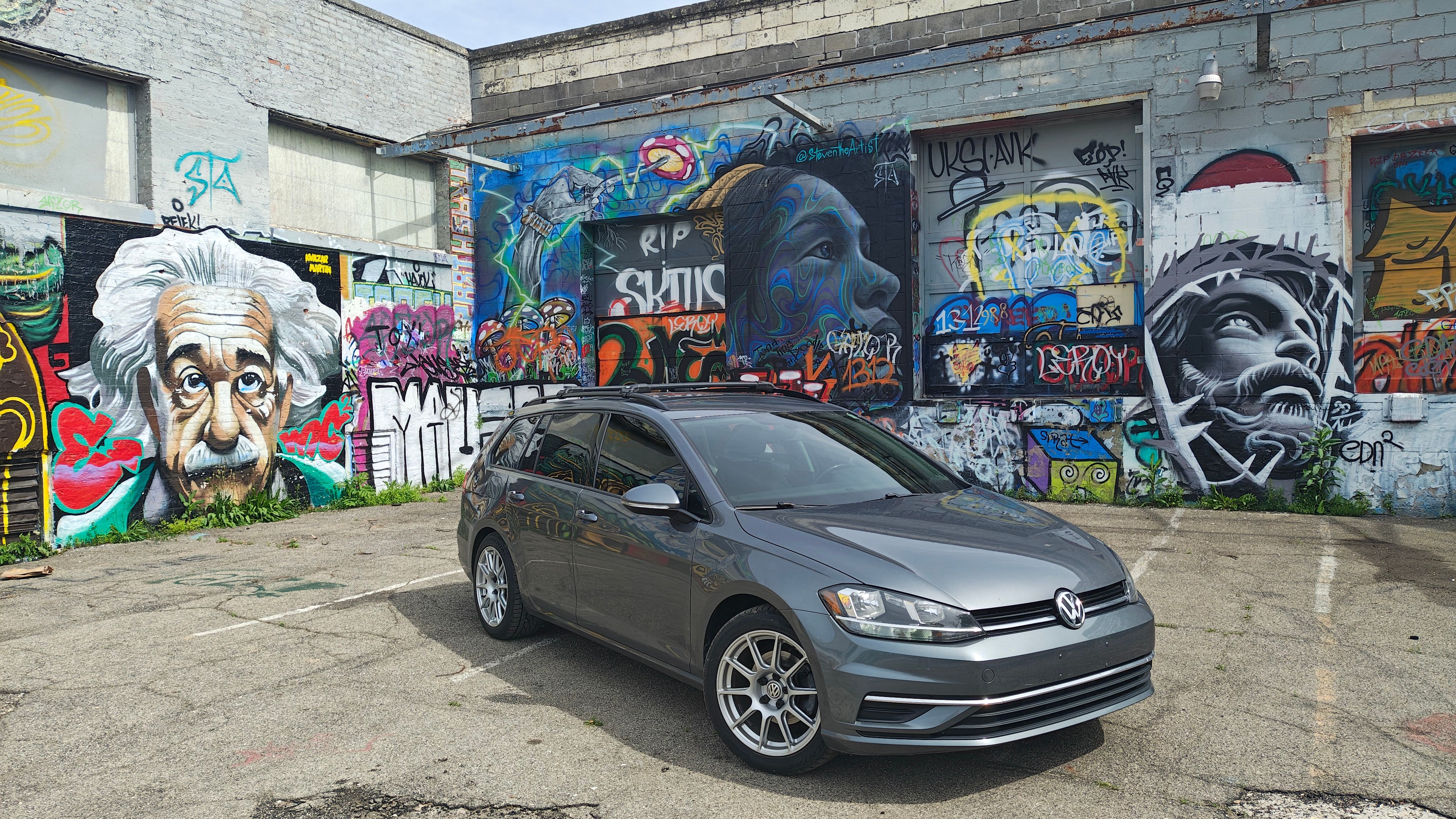 Grey VW Alltrack/SportWagen - SM-10 in Race Silver