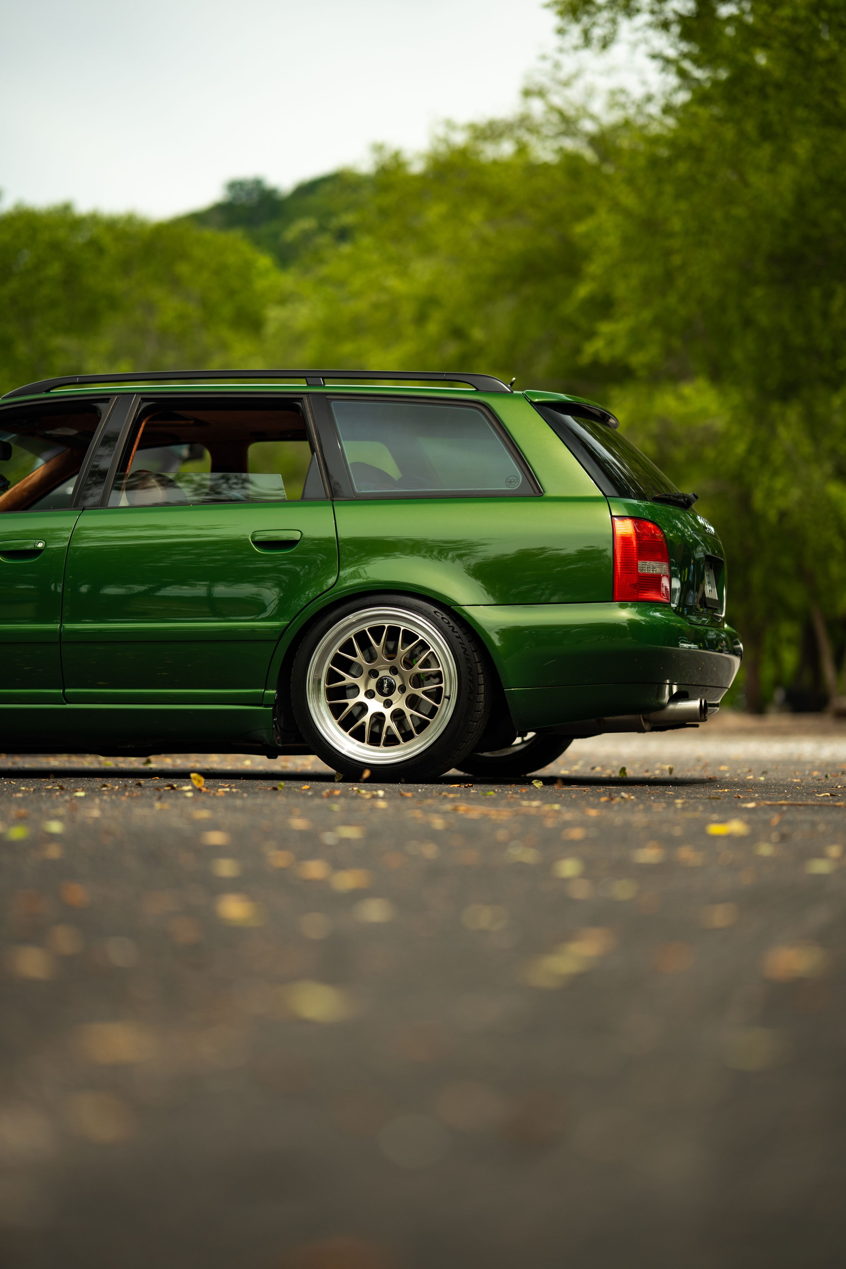 Green Audi B5 S4 Avant/Wagon with 18" ML-10RT Apex wheels in Machined Lip Gloss Motorsport Gold