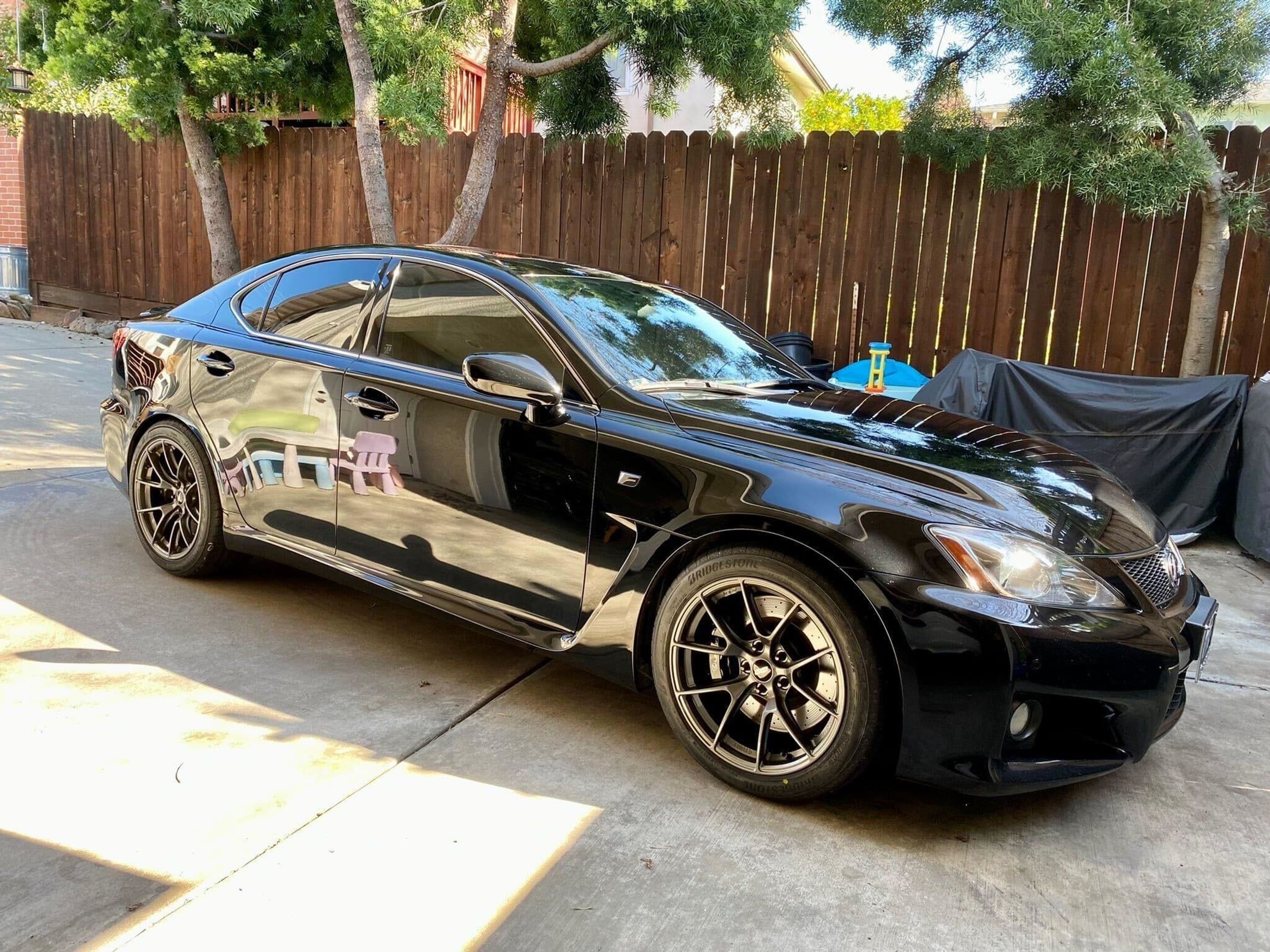 Black Lexus USE20 IS-F with 18" VS-5RS Apex wheels in Anthracite