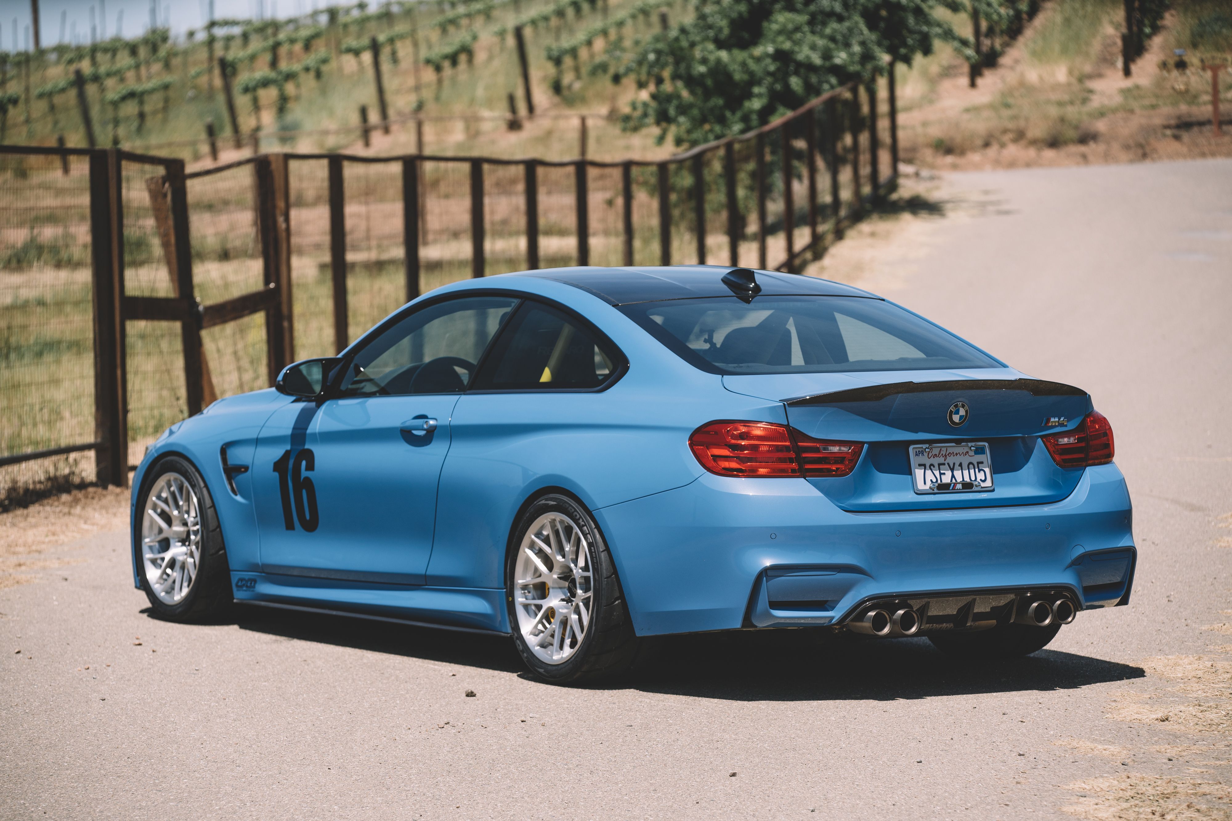BMW F82 Coupe M4 with 18