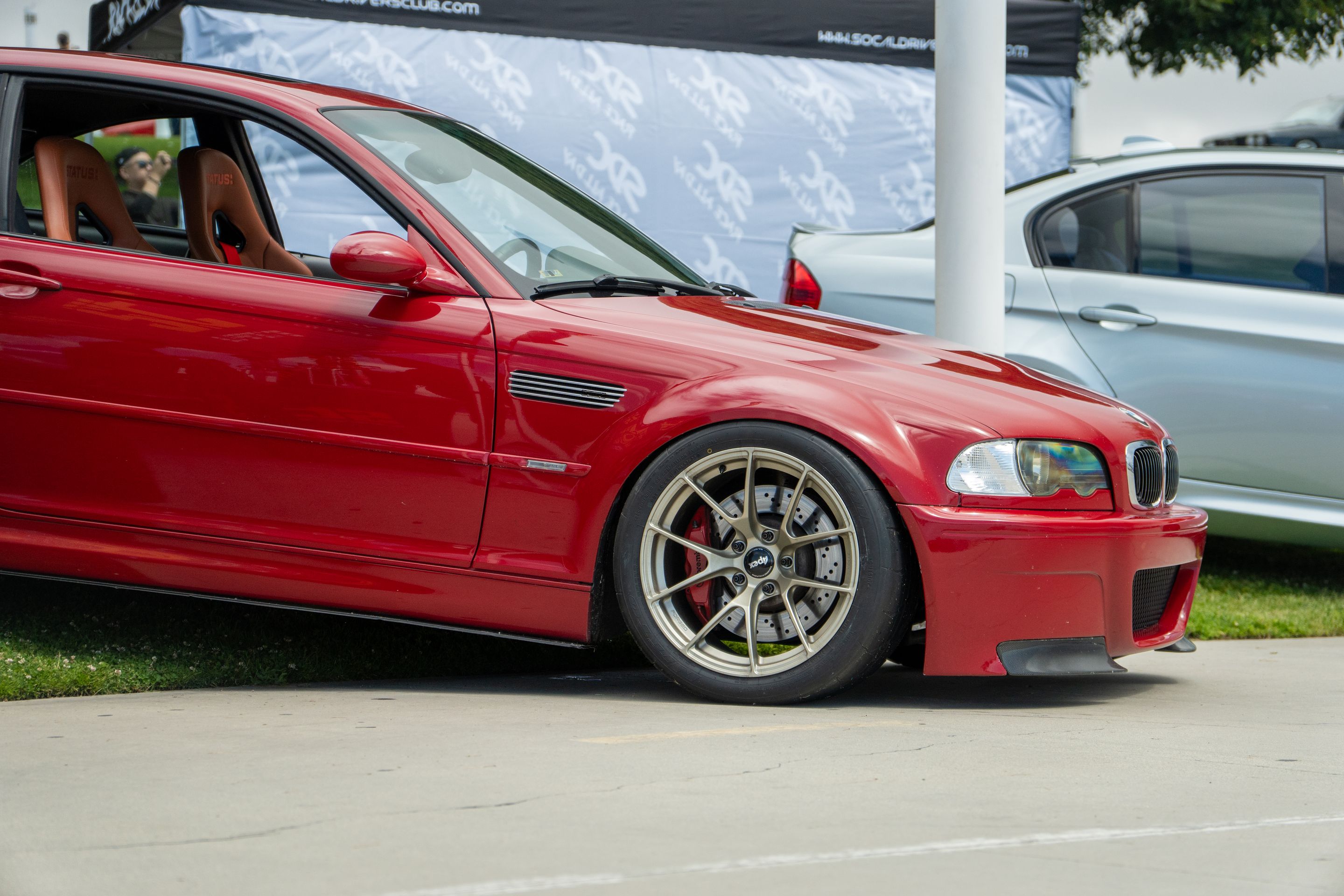 Red BMW E46 M3 with 18" VS-5RS Apex wheels in Motorsport Gold