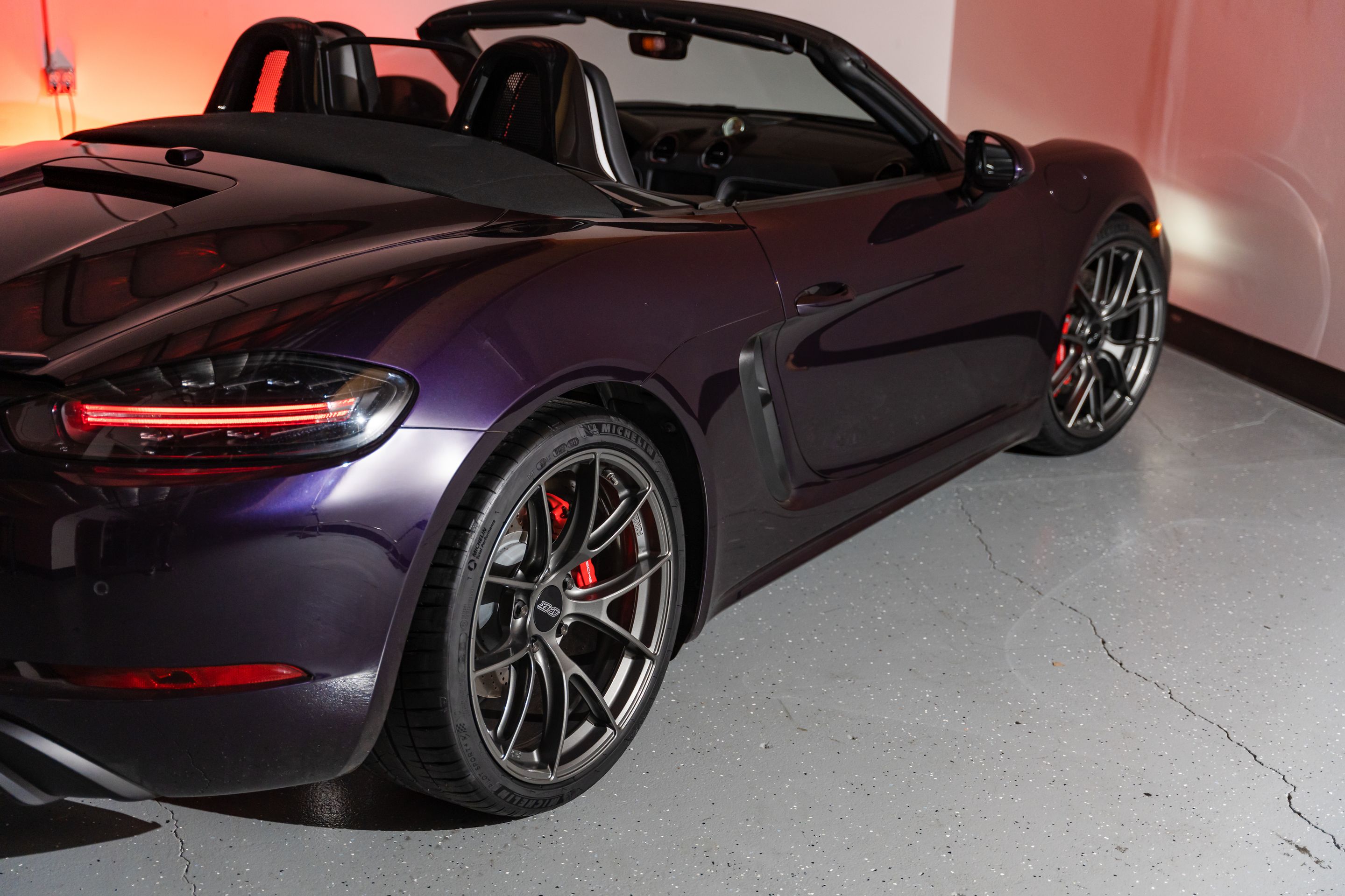 Purple Porsche 718 Boxster GTS 4.0L with 20" VS-5RS Apex wheels in Anthracite