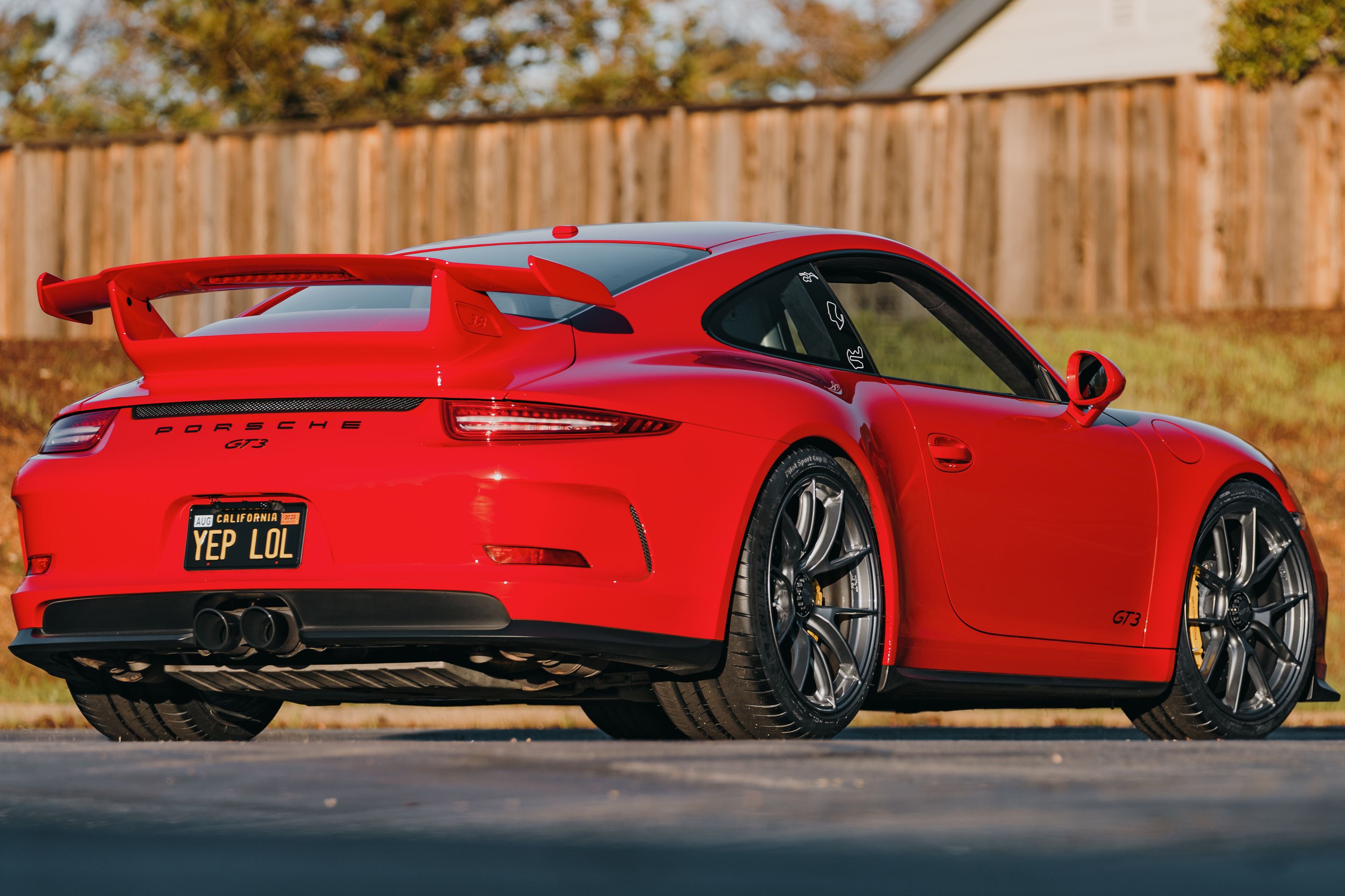 Red Porsche 911 991.1 GT3 with 20" VS-5RS Apex wheels in Anthracite