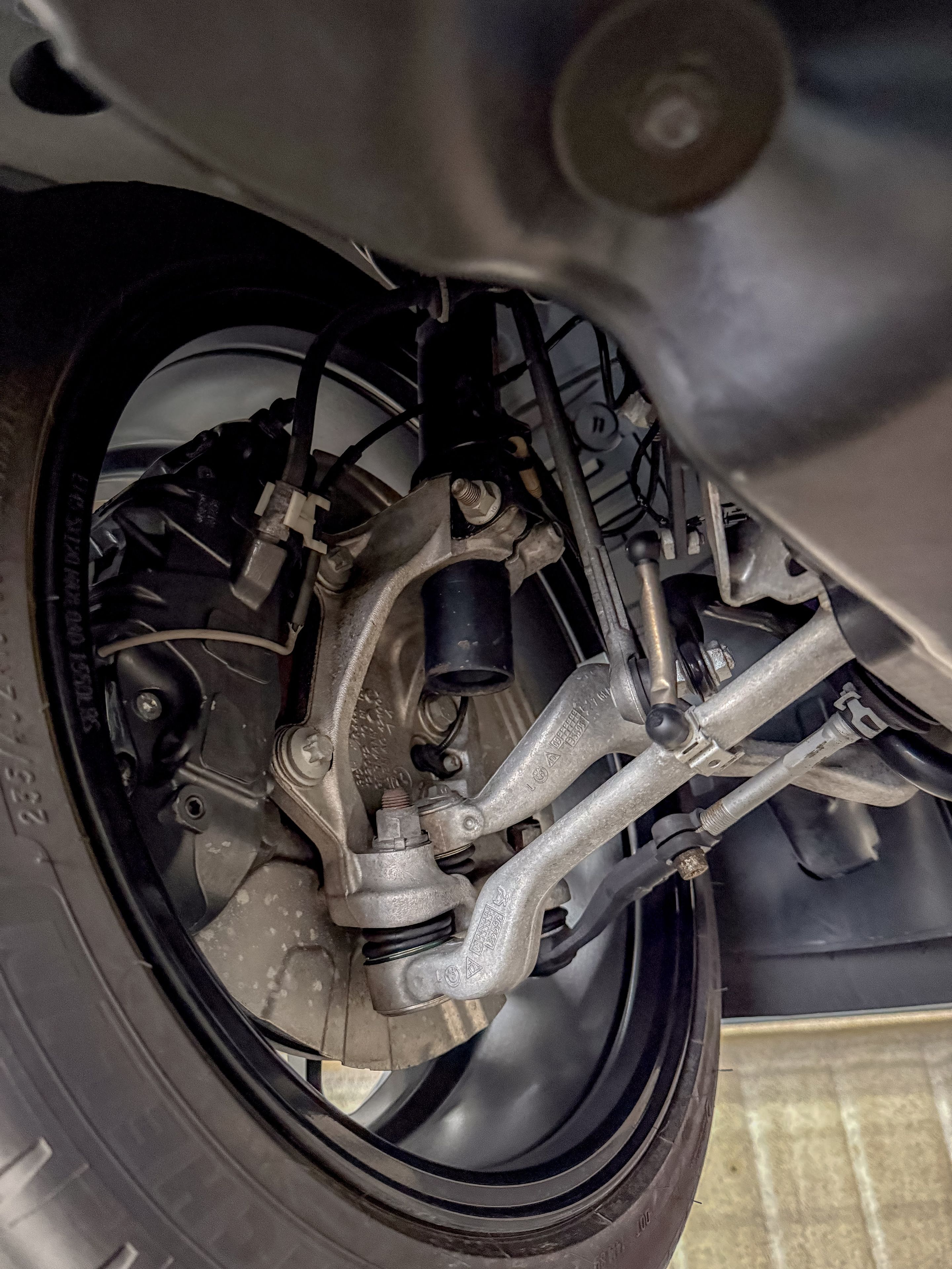 Black BMW E82 Coupe 1 Series with 18" ARC-8 Apex wheels in Hyper Black