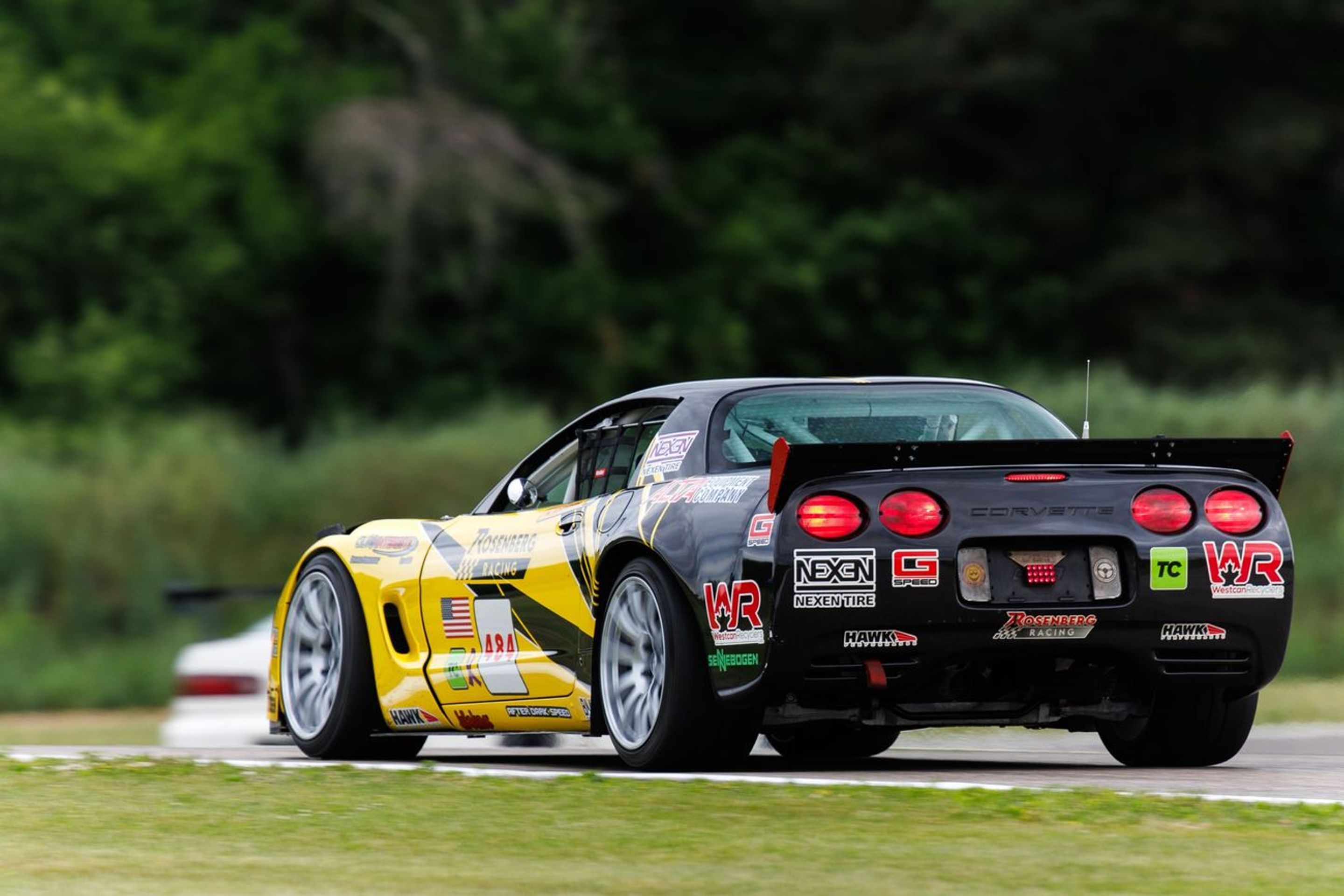Yellow Chevrolet C5 Corvette Base/Z51 with 19" SM-10 Apex wheels in Race Silver