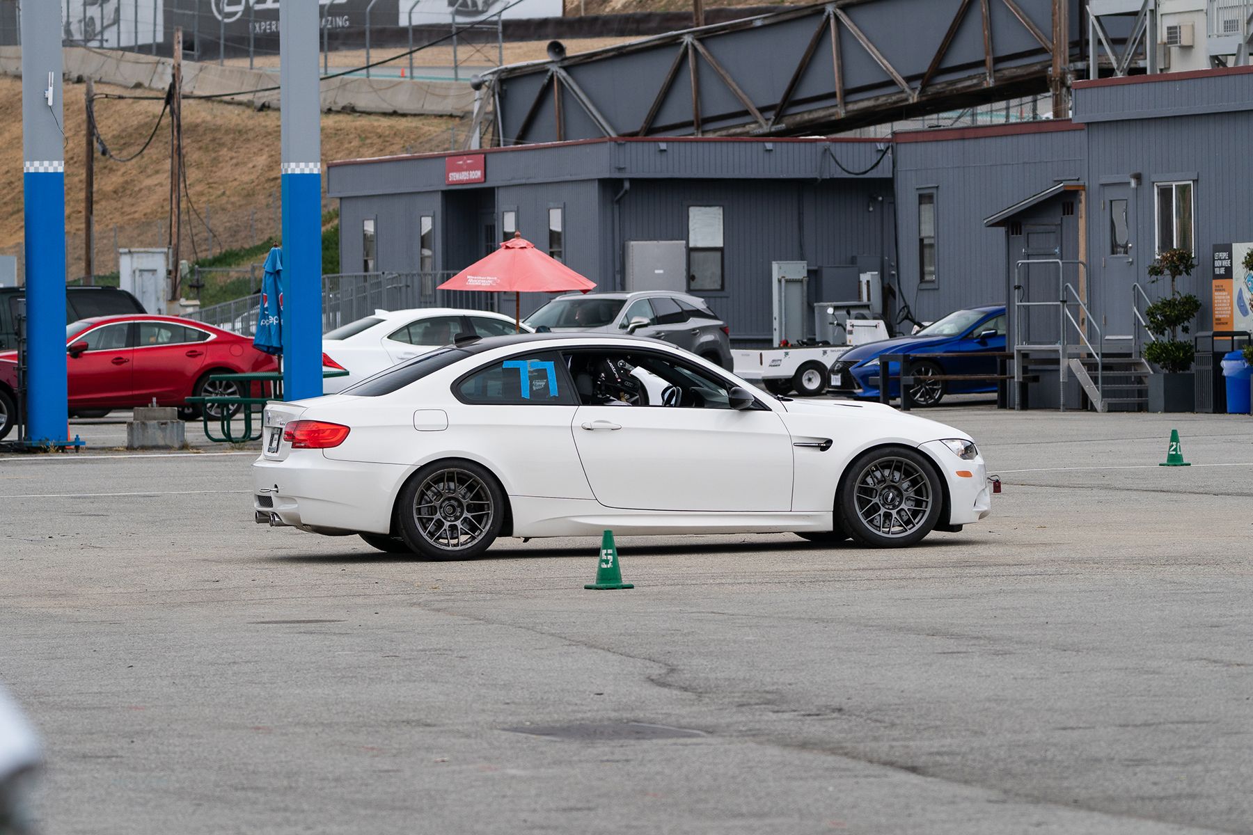 White Porsche 911 996 GT2 with 20" FL-5 Apex wheels in Brushed Clear