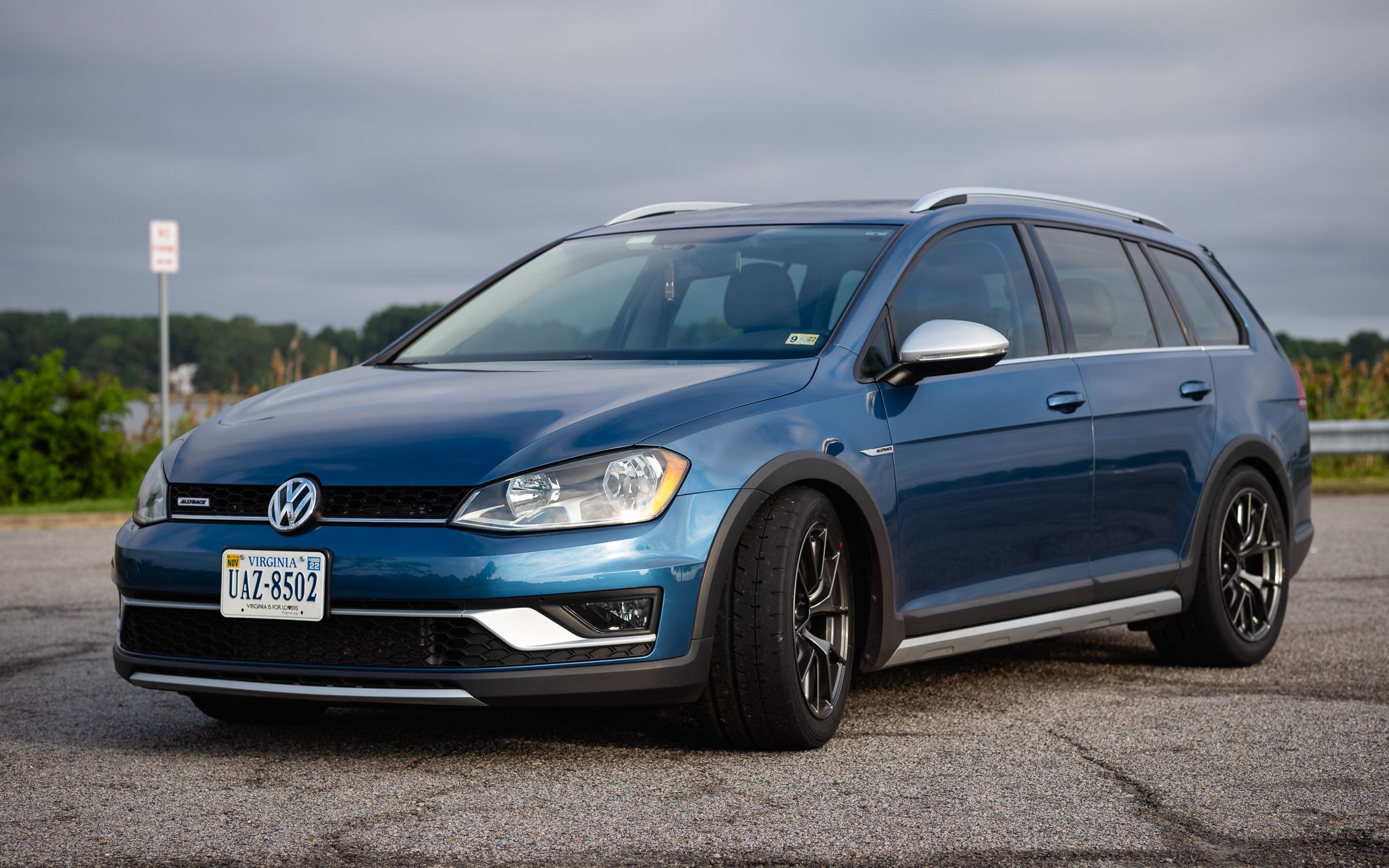 VW MK7 Alltrack/SportWagen Alltrack with 17" VS5RS Wheels in Anthracite