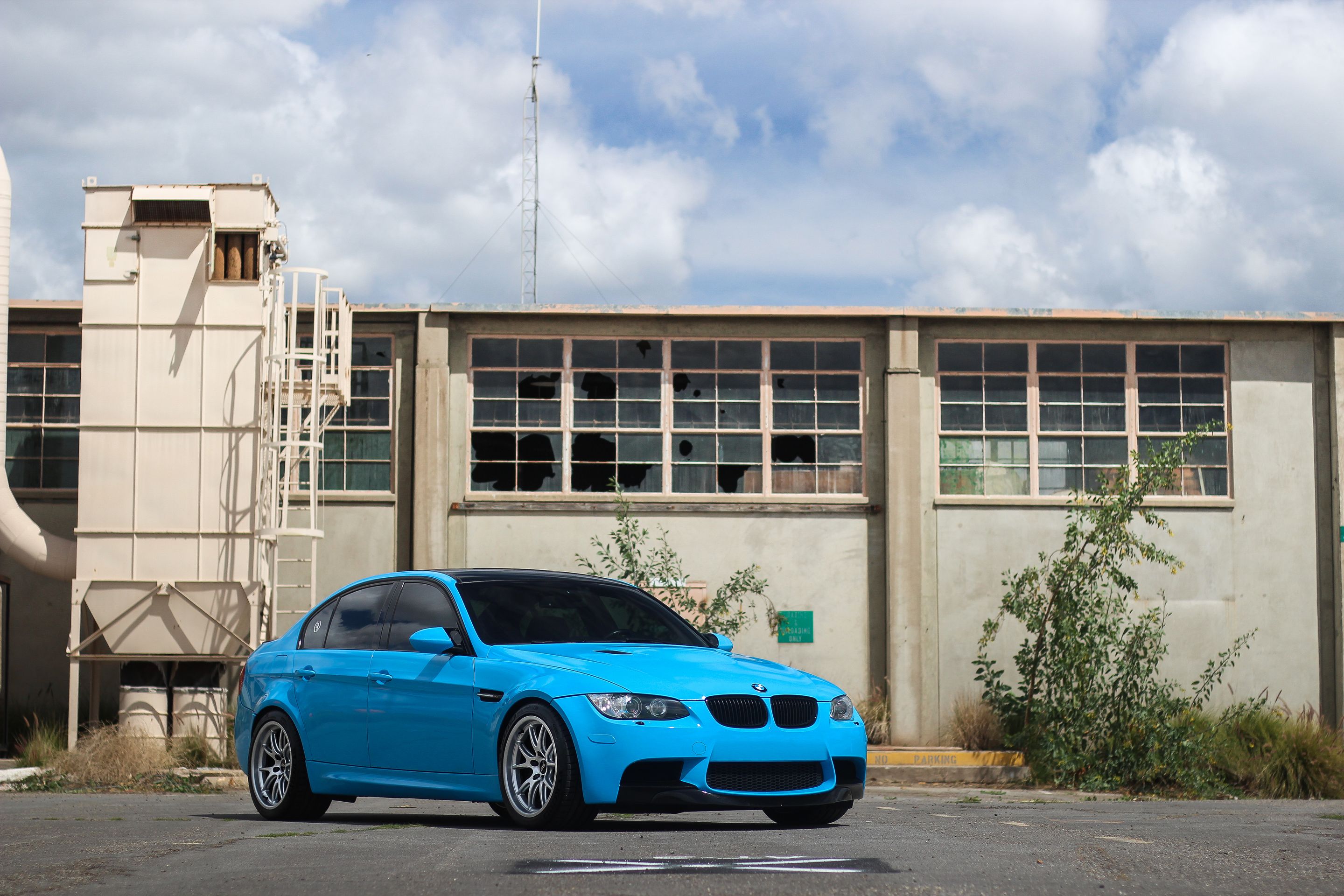 Blue BMW E90 Sedan M3 with 18" FL-5 Apex wheels in Race Silver