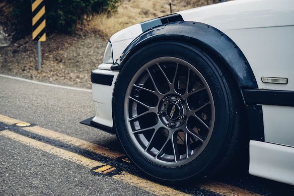 Silver BMW E36 M3 with 17" ARC-8 Apex wheels in Anthracite