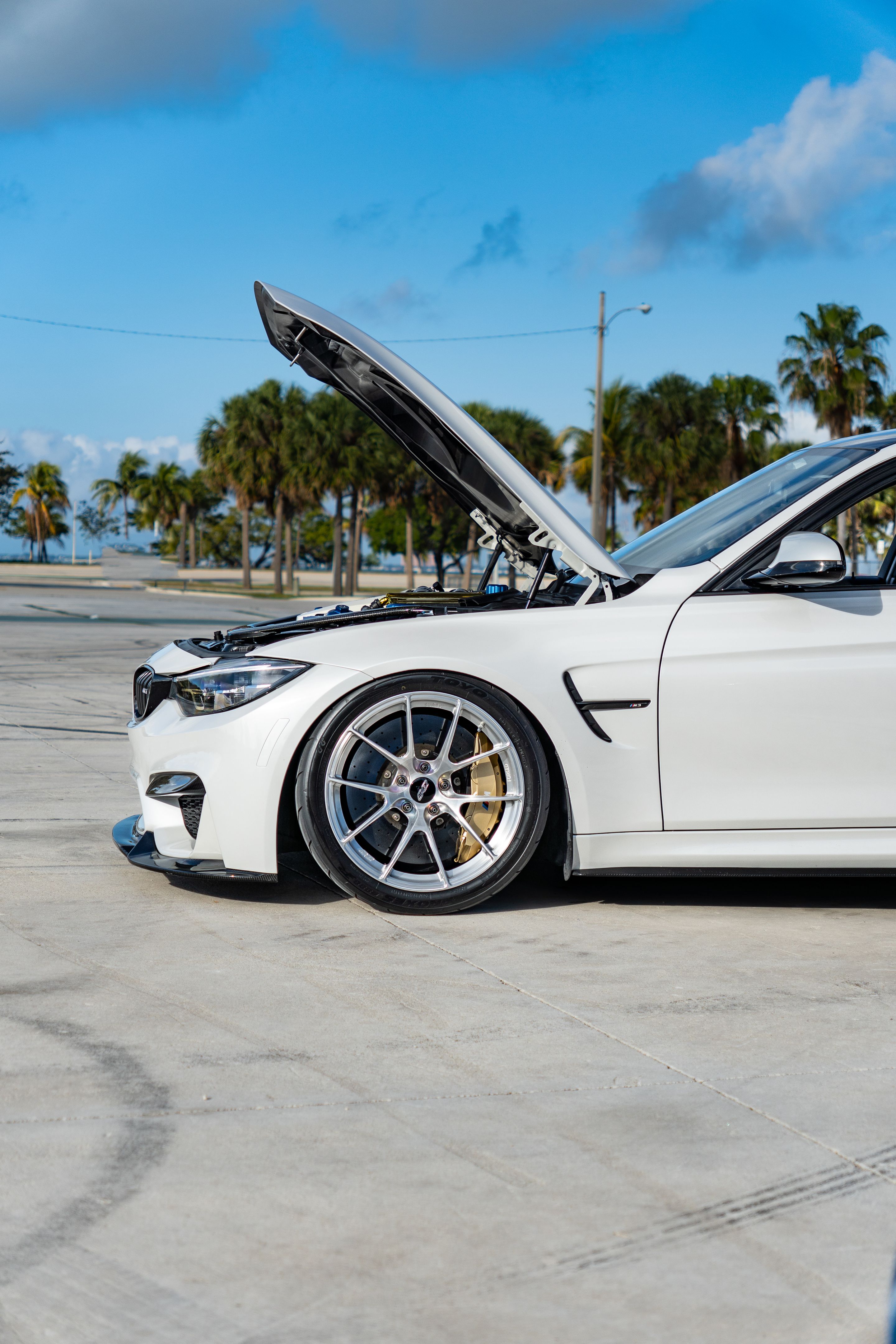 White BMW F80 M3 with 19" VS-5RS Apex wheels in Brushed Clear