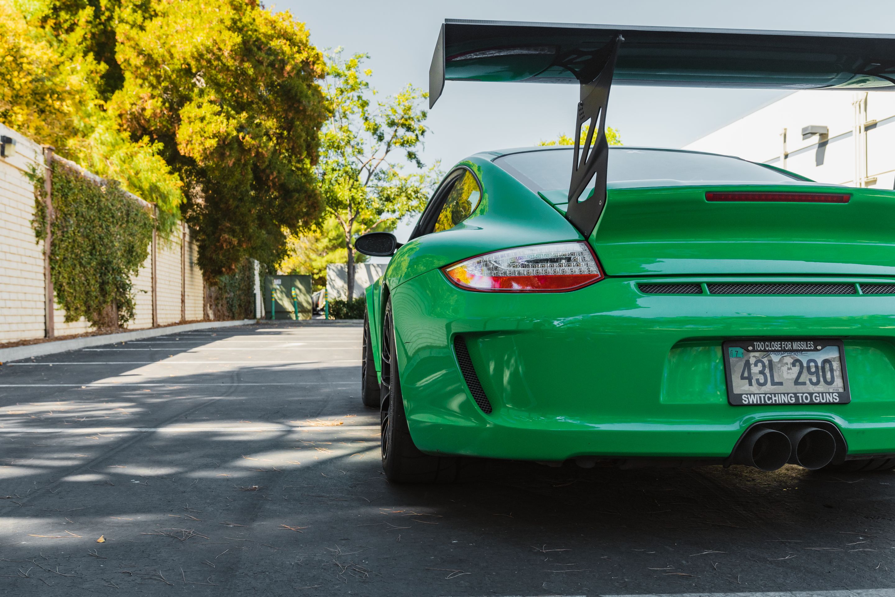 Green Porsche 911 997 GT3 RS with 18" EC-7RS Apex wheels in Satin Black