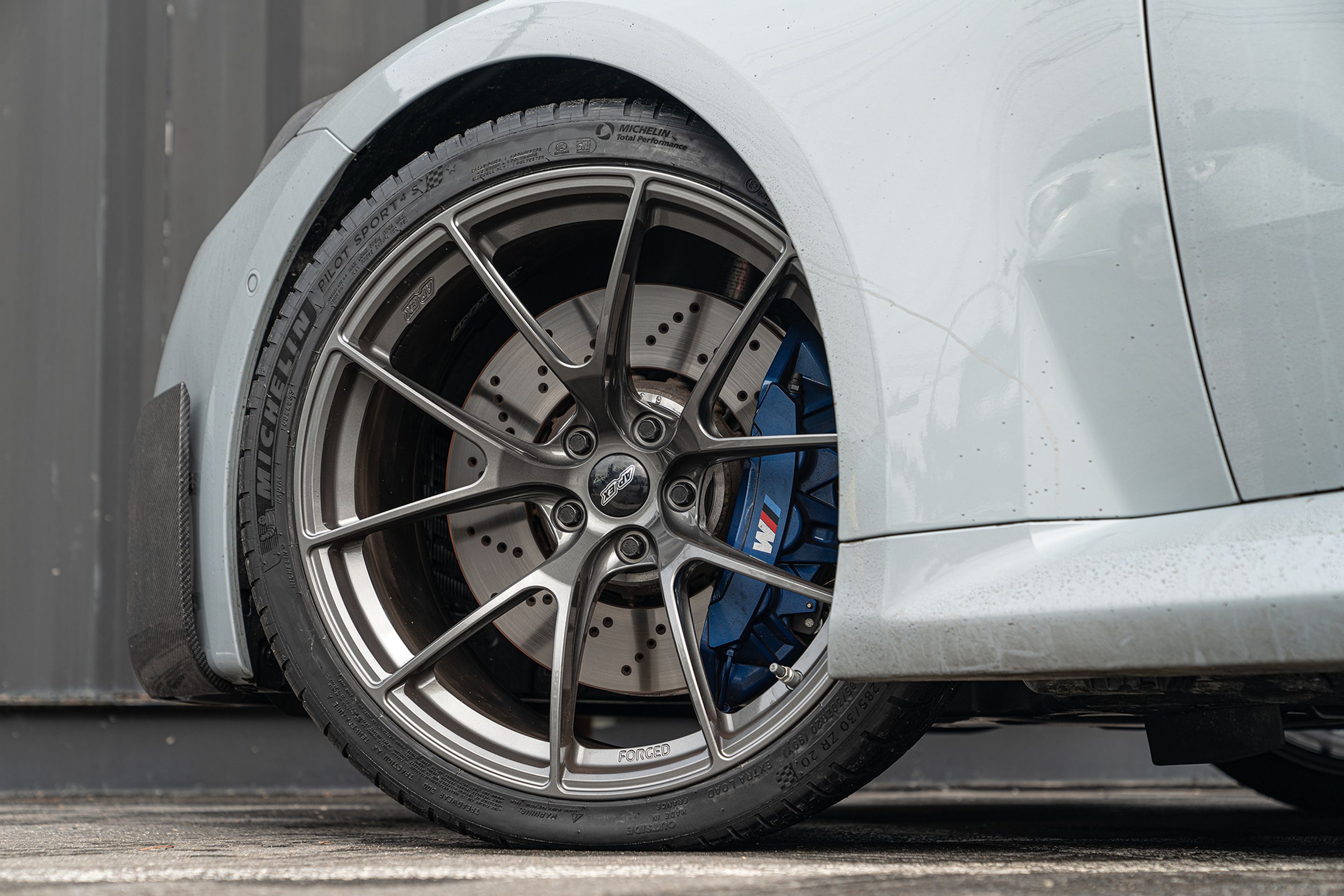 Grey BMW G87 M2 with 20" VS-5RS Apex wheels in Anthracite