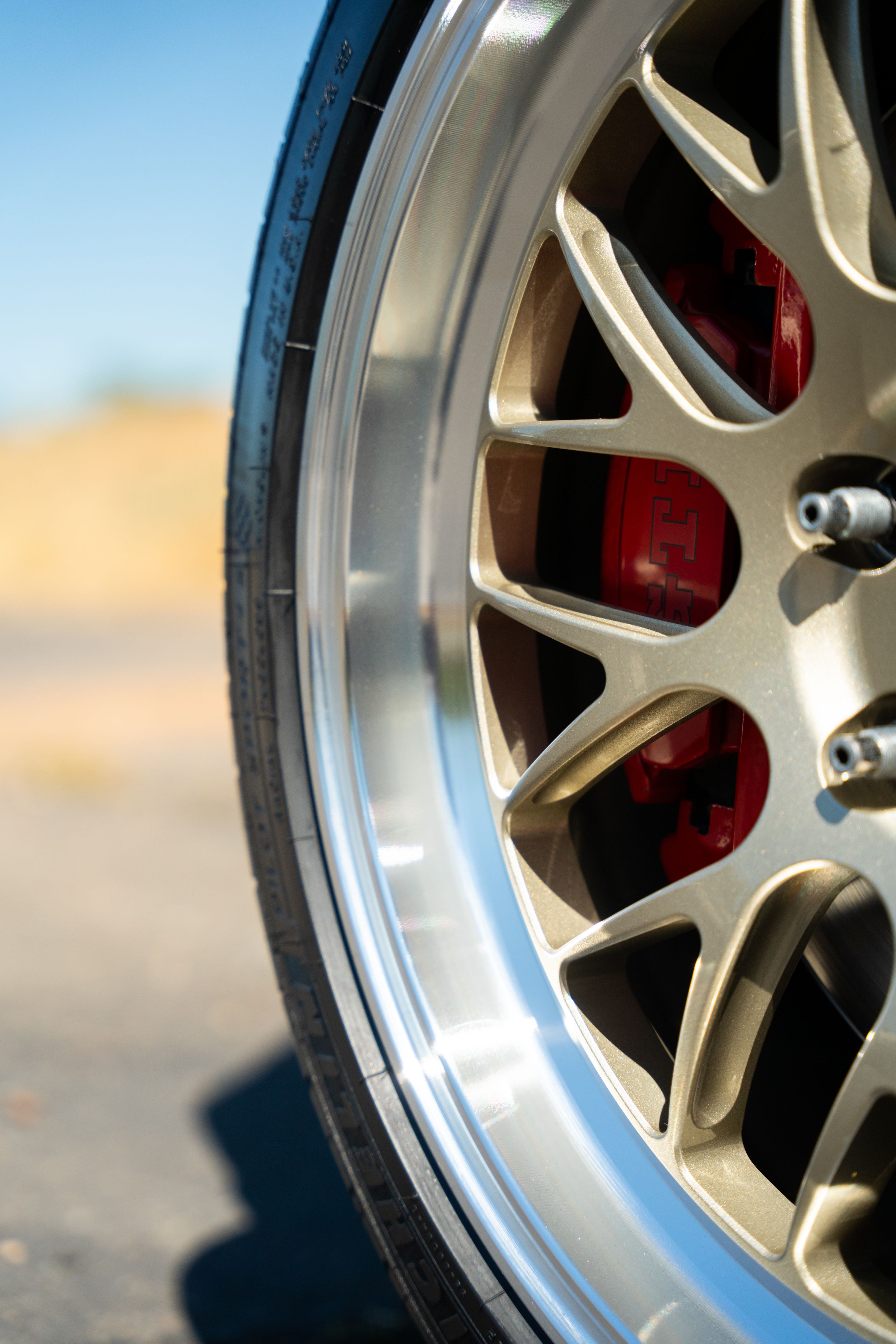 Green VW MK7 GTI with 18" ML-10RT Apex wheels in Machined Lip Gloss Motorsport Gold