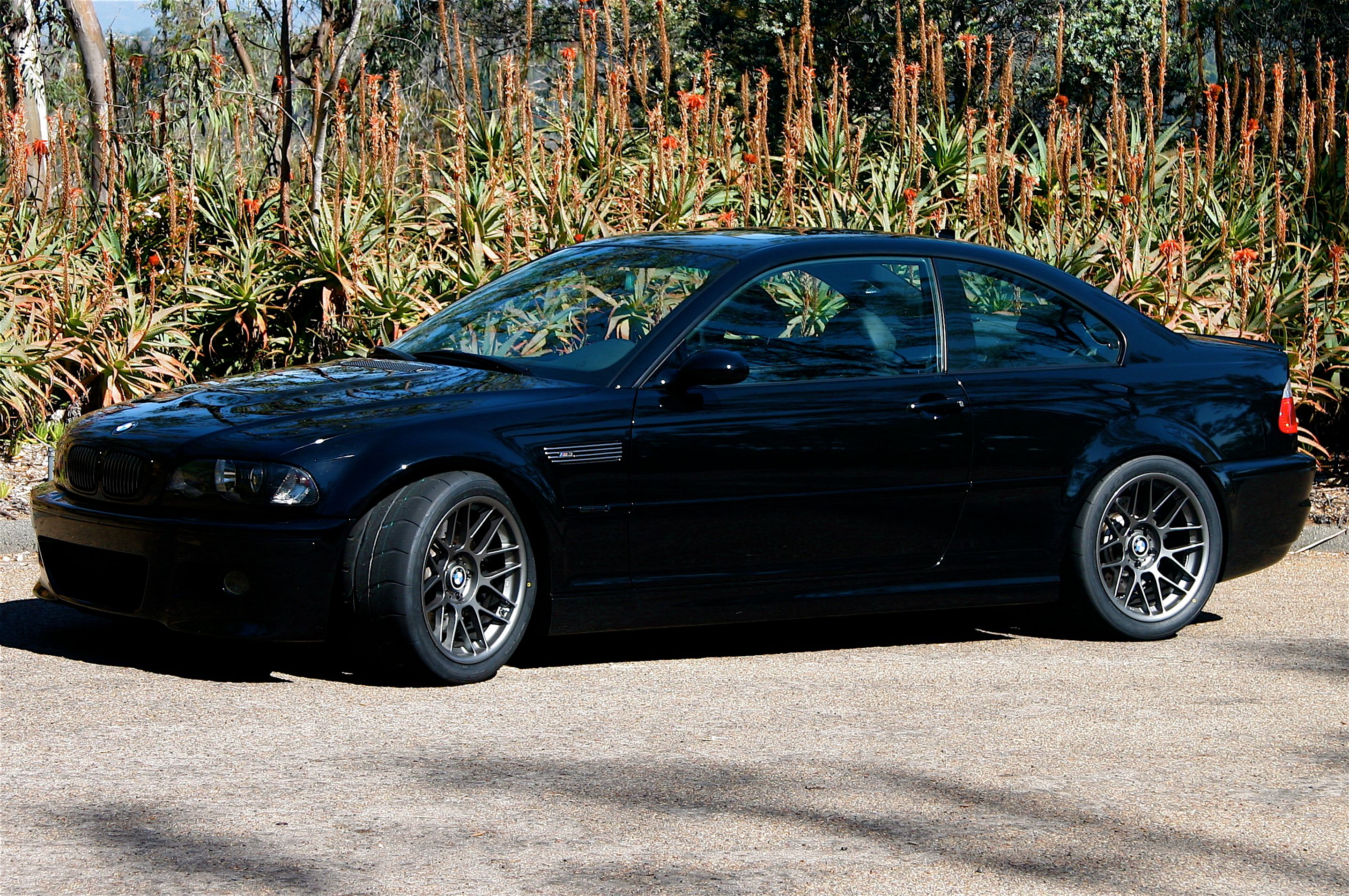 Black BMW E46 M3 with 18" ARC-8 Apex wheels in Anthracite