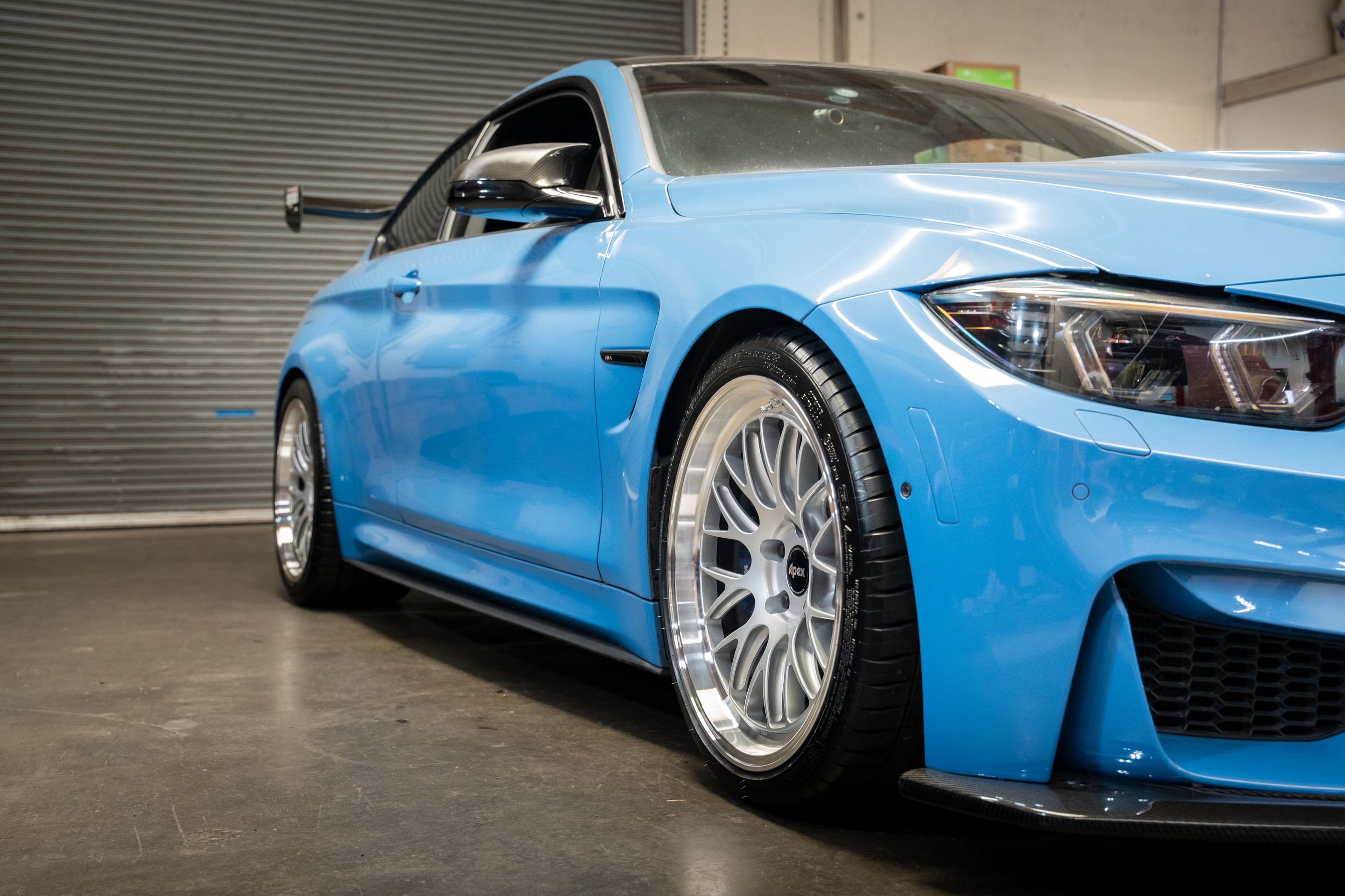Blue BMW F82 Coupe M4 with 19" ML-10RT Apex wheels in Machined Lip Race Silver